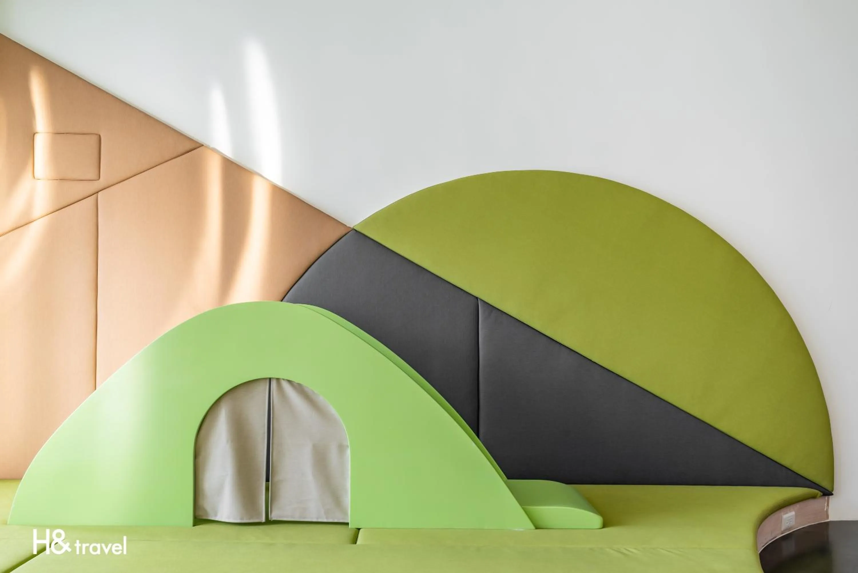 Decorative detail, Bed in Taitung Spring Homestay B&B