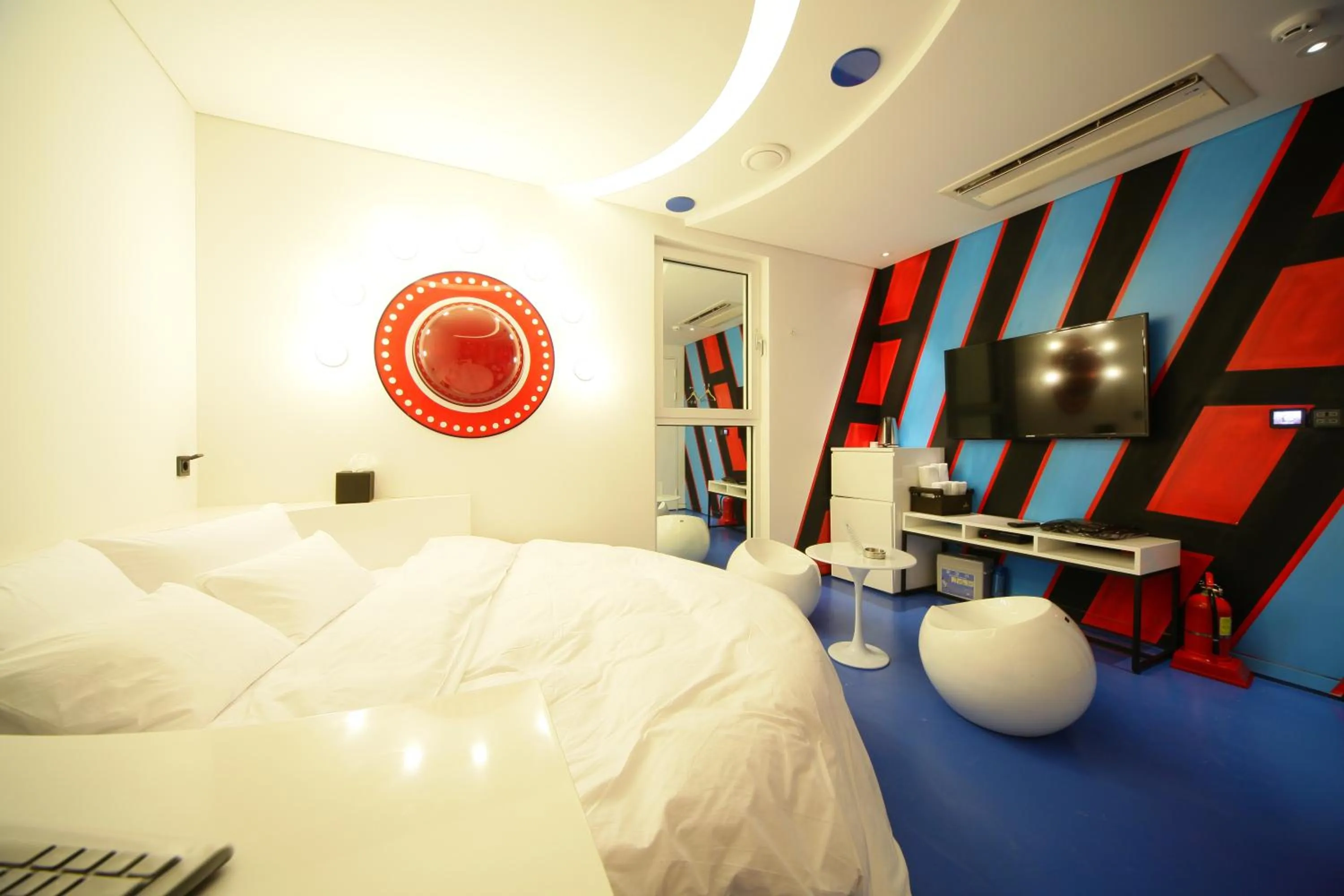 Photo of the whole room, Bed in Hotel Star