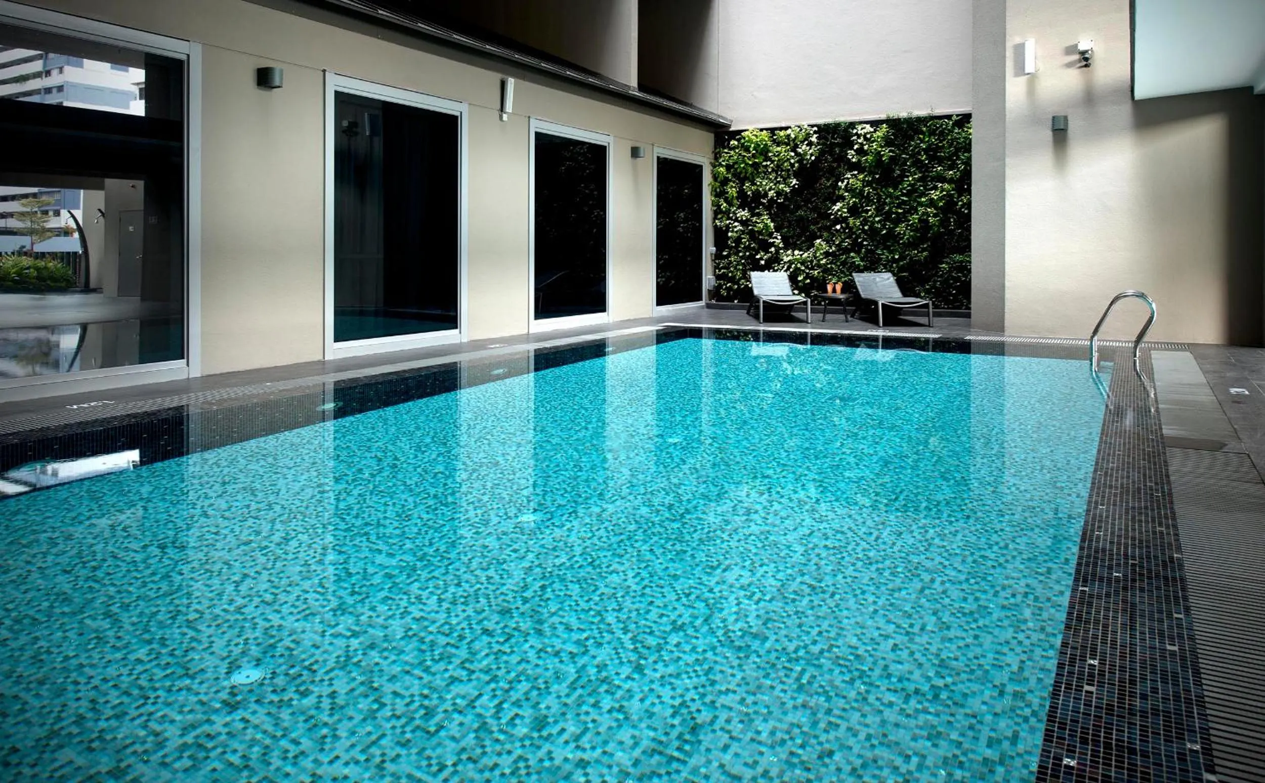 Swimming pool in V Hotel Bencoolen
