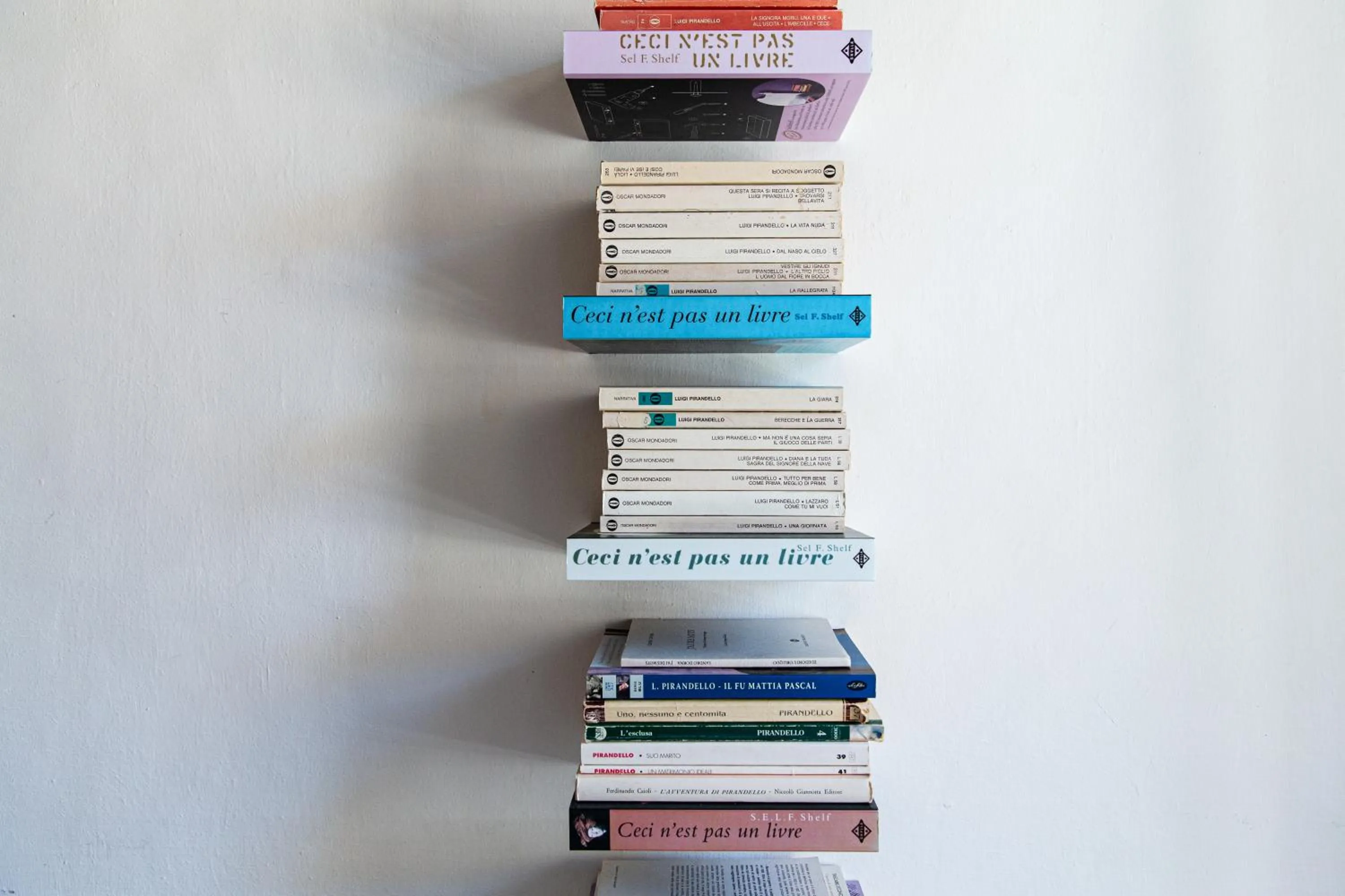 Decorative detail in La Casa del Poeta Enna - Pergusa