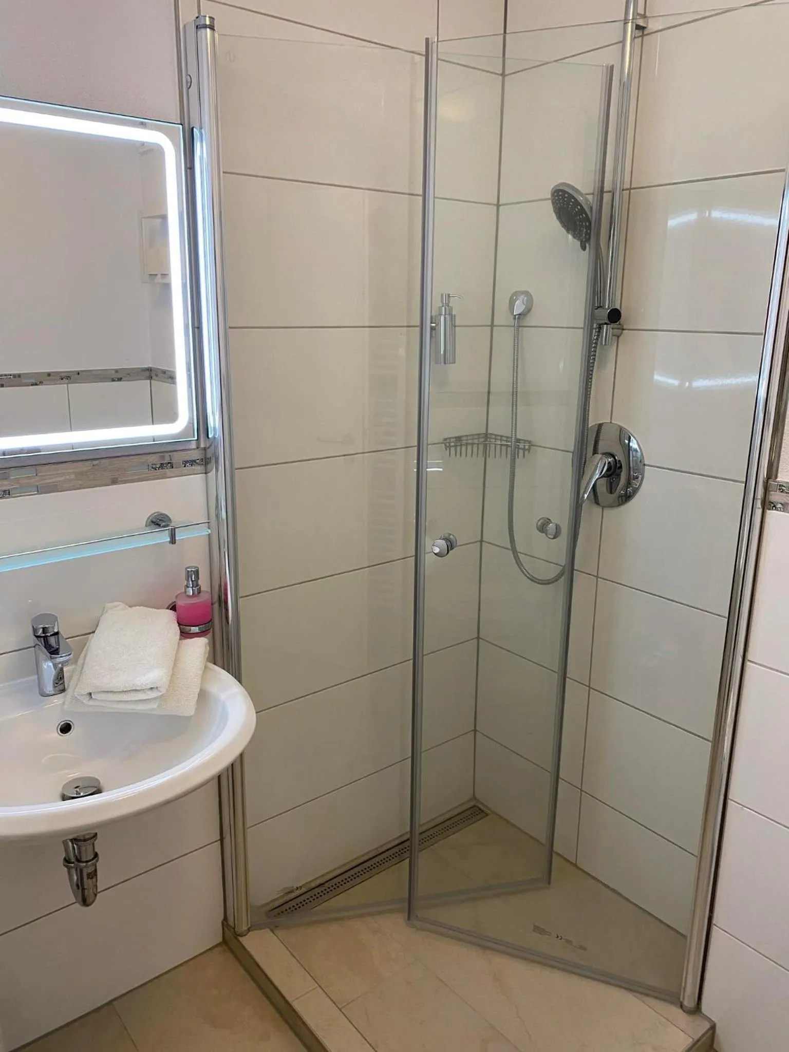 Shower in Hotel Kienberger Hof