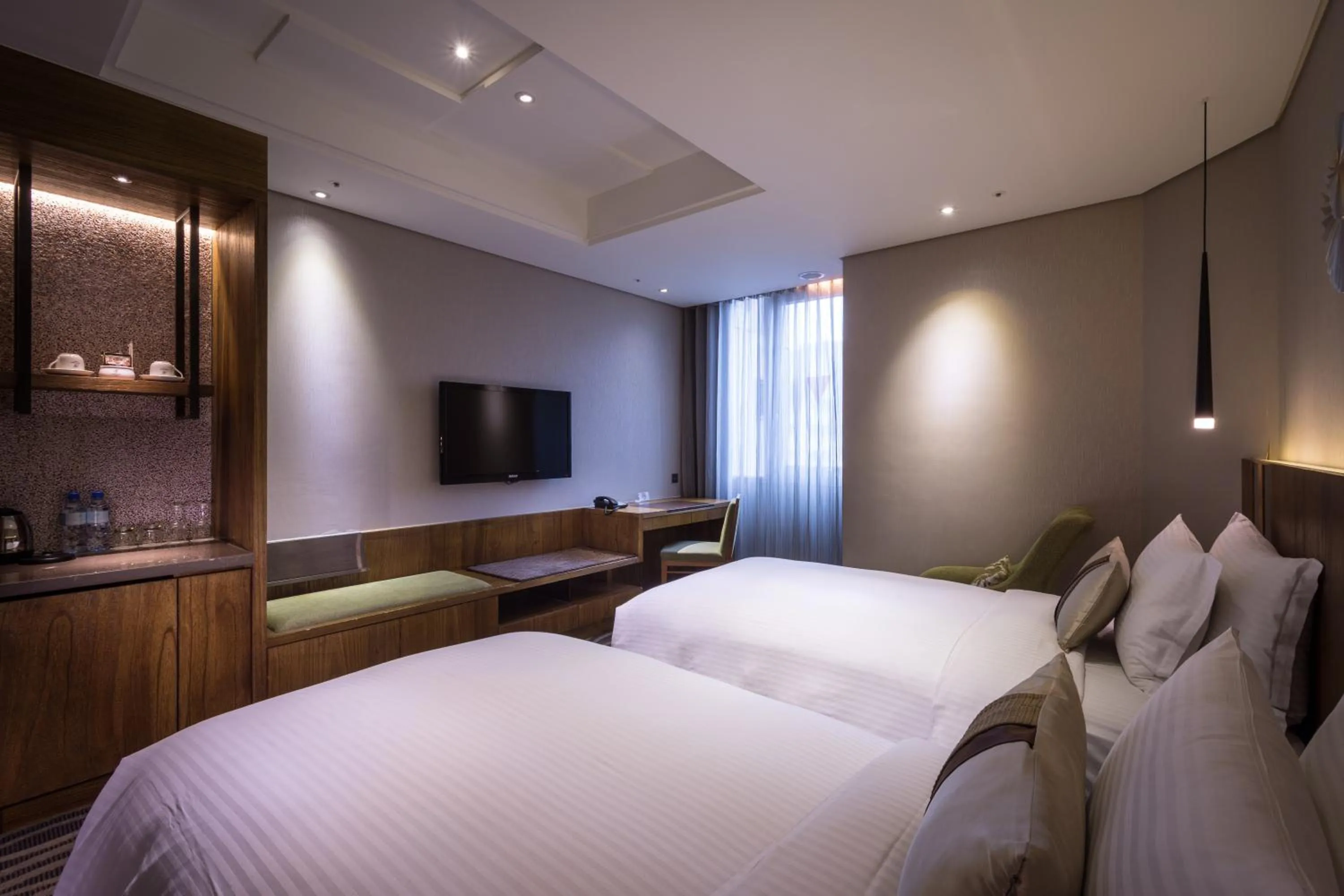 TV and multimedia, Bed in Green World JianPei