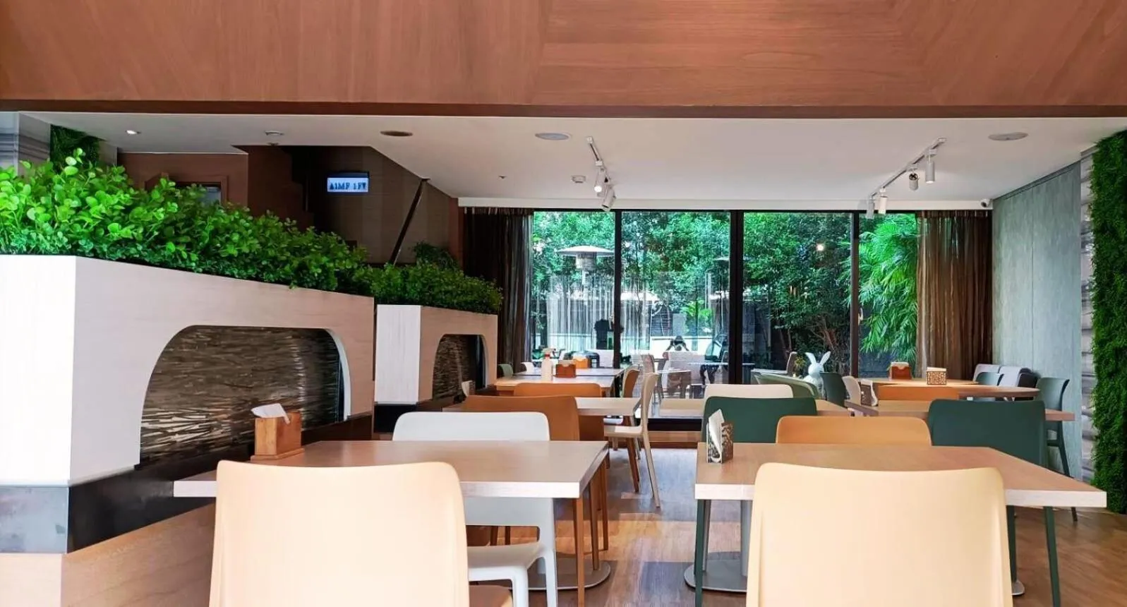 Restaurant/places to eat in Green World JianPei