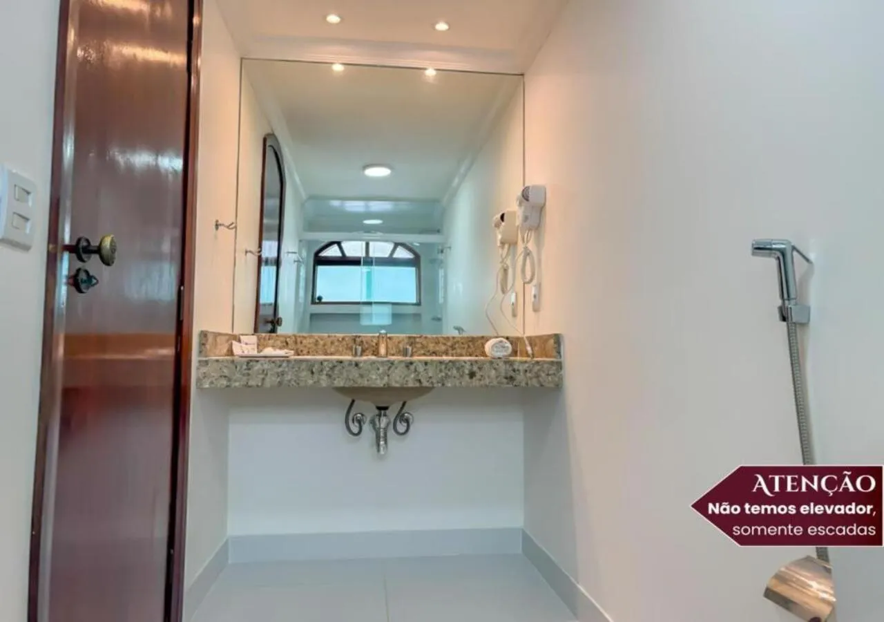 Bathroom in Hotel Euro Suíte Campos do Jordão By Nacional Inn - A 800 metros da Vila Capivari