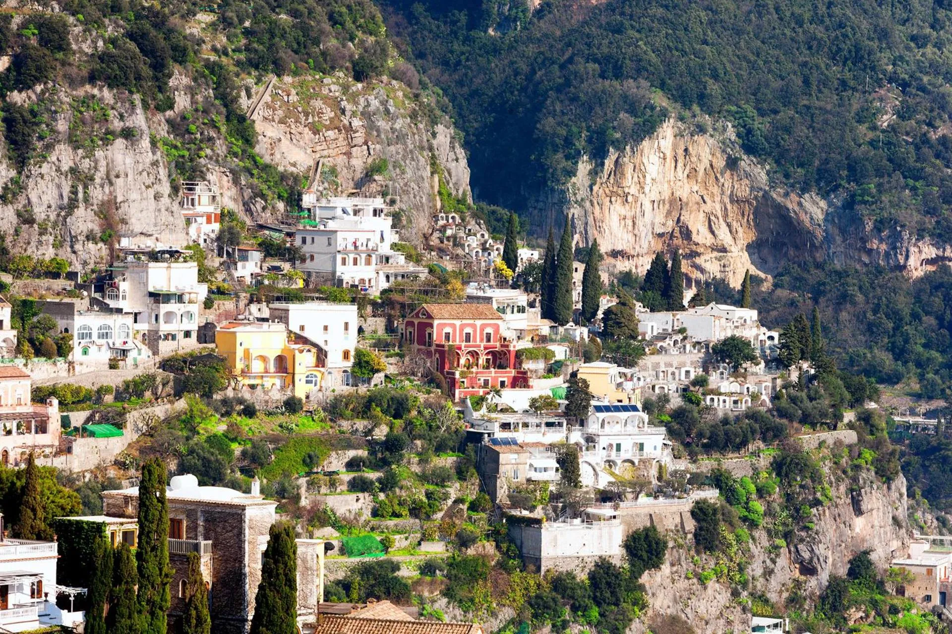 Neighbourhood in Amore Rentals - Casa Cristallo
