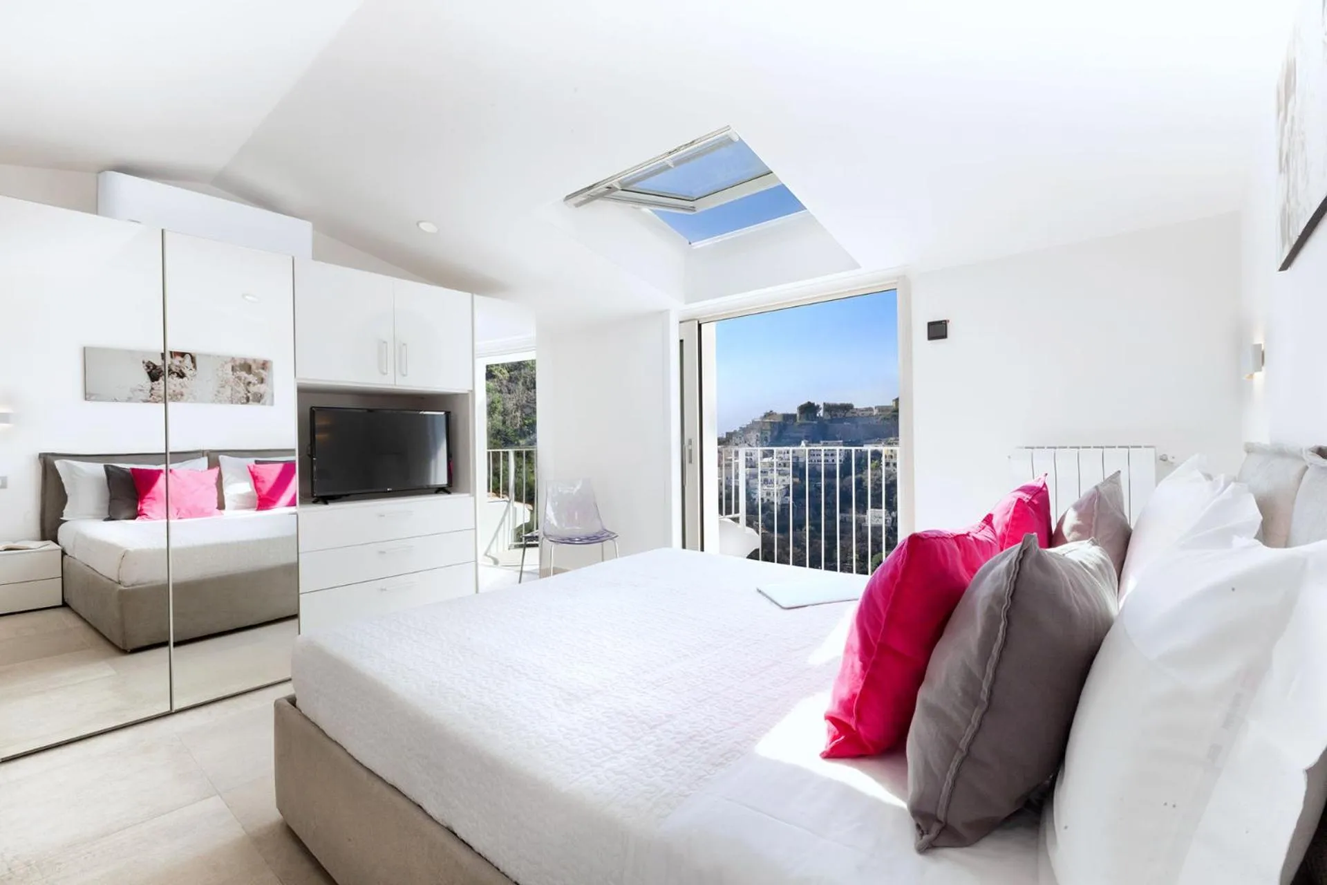 Bedroom, Bed in Amore Rentals - Casa Cristallo