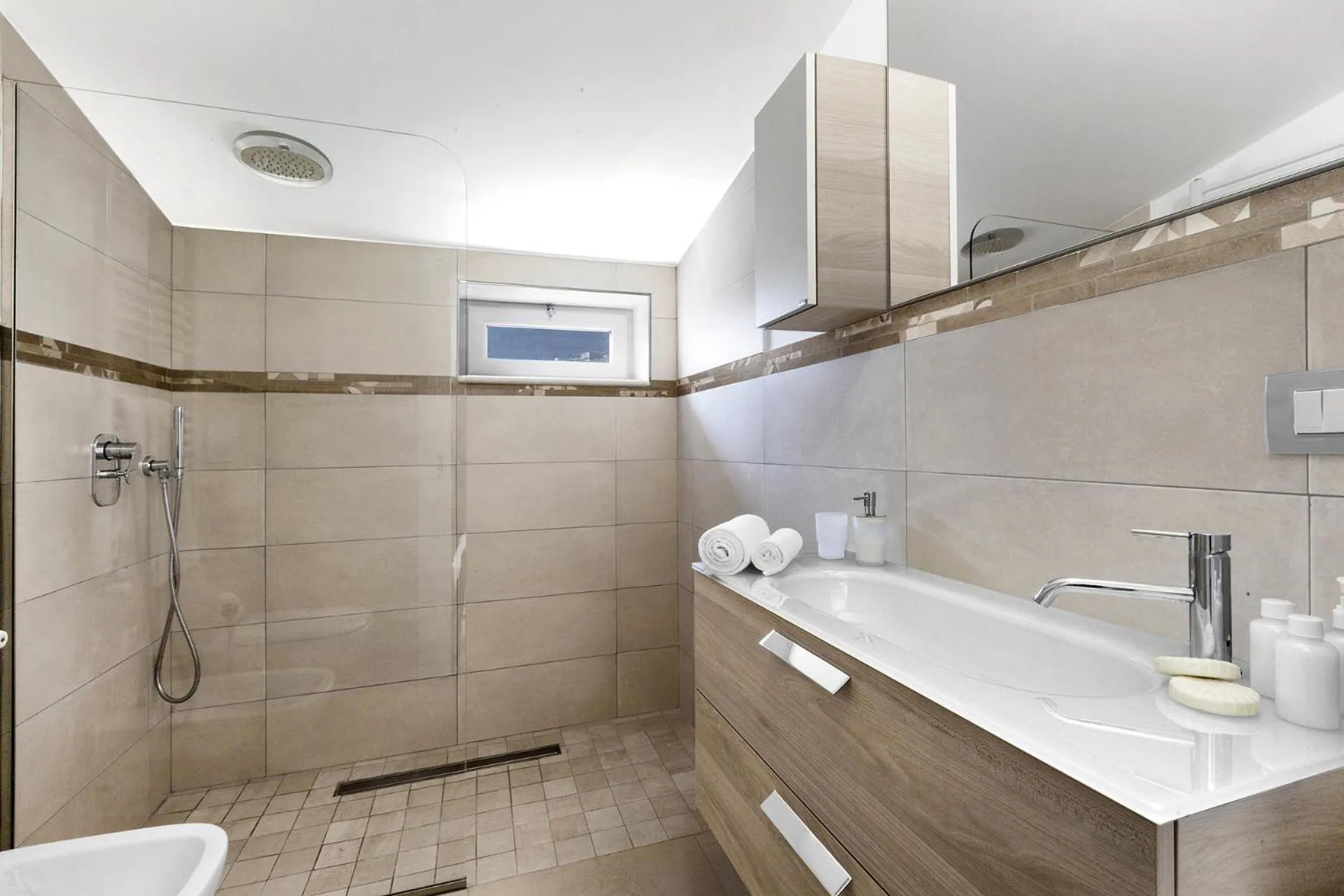 Bathroom in Amore Rentals - Casa Cristallo