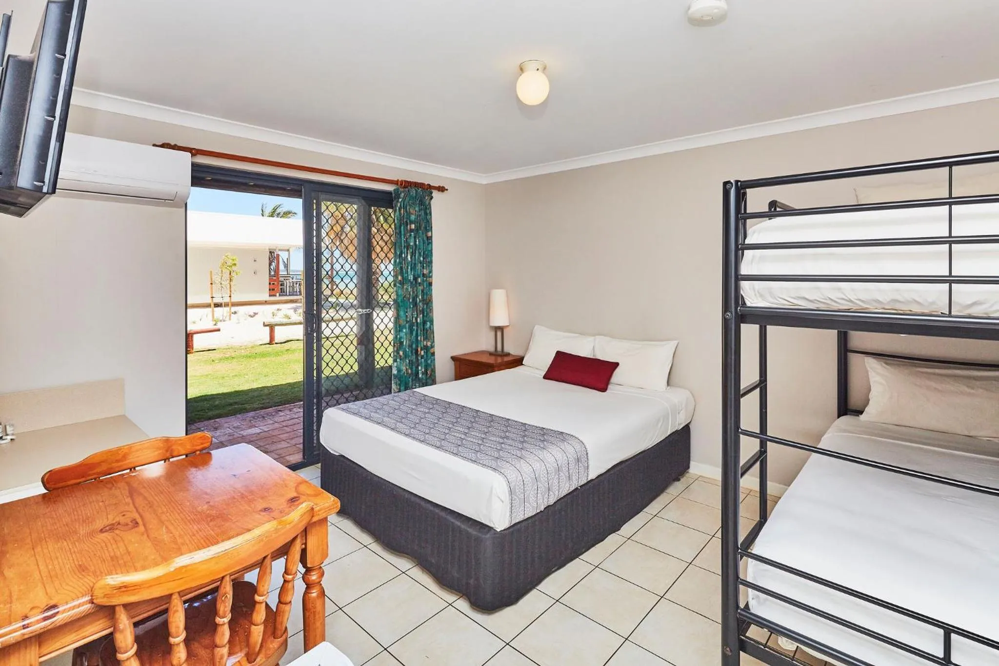 Photo of the whole room, Bed in RAC Monkey Mia Dolphin Resort