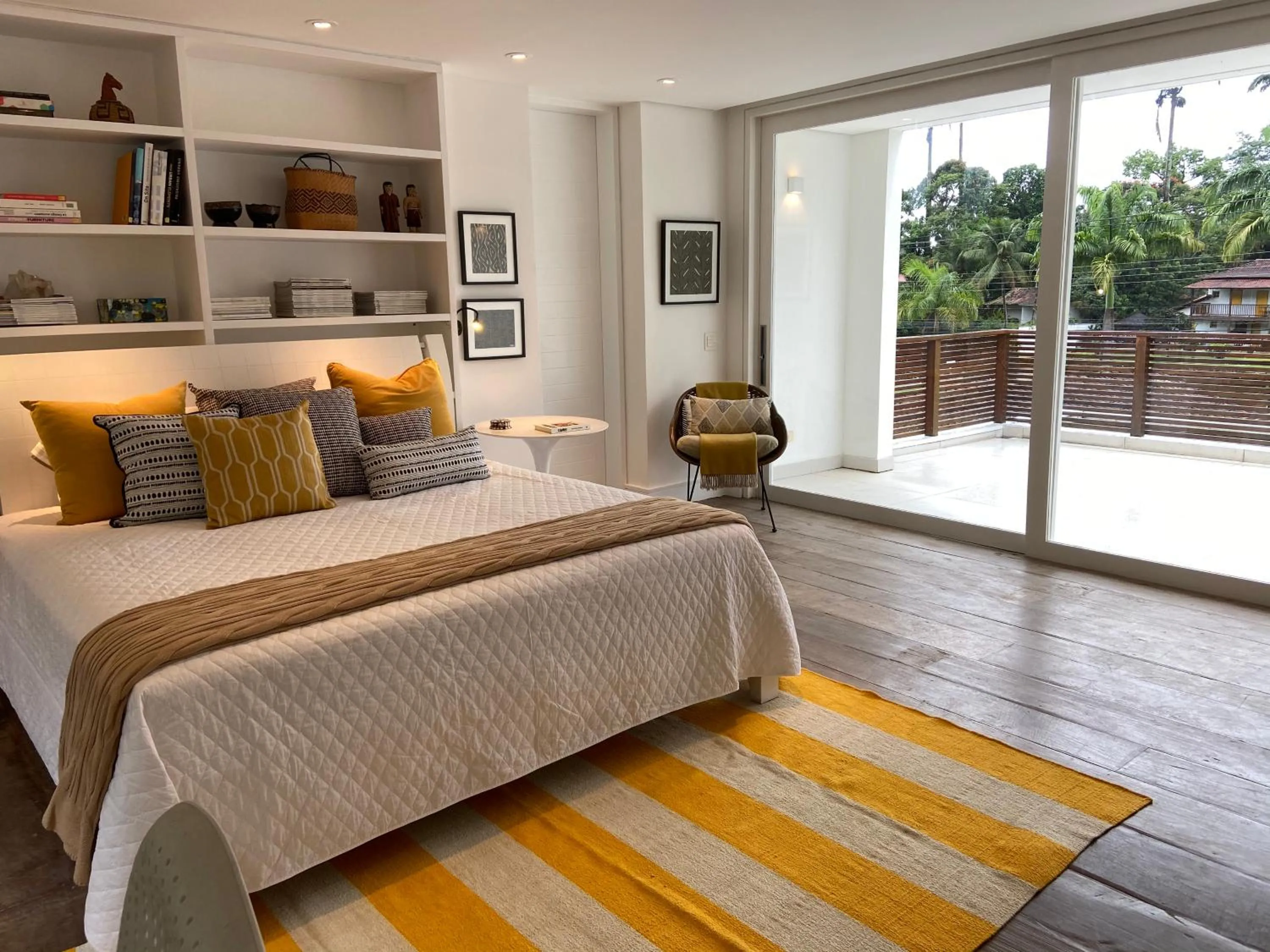 Tropical Contemporary Suites