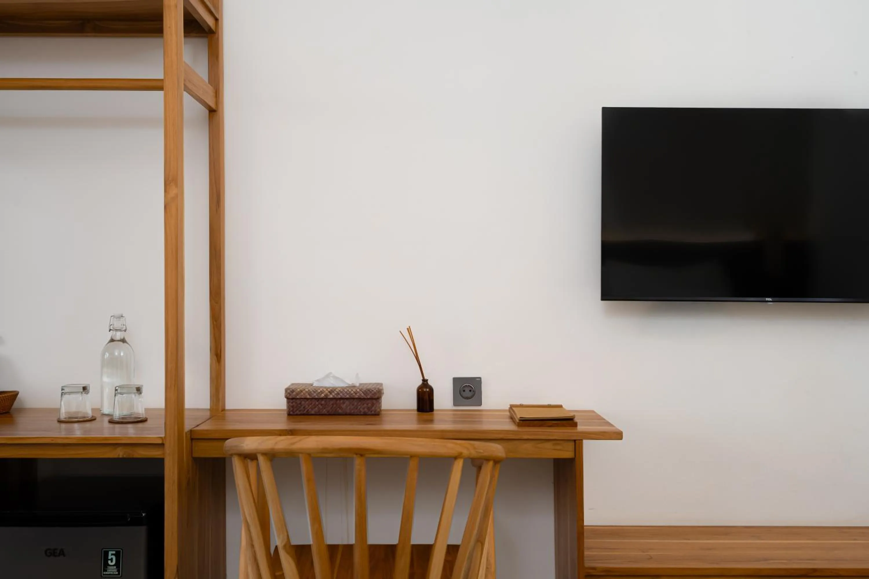 TV and multimedia in Green Hill Boutique Hotel