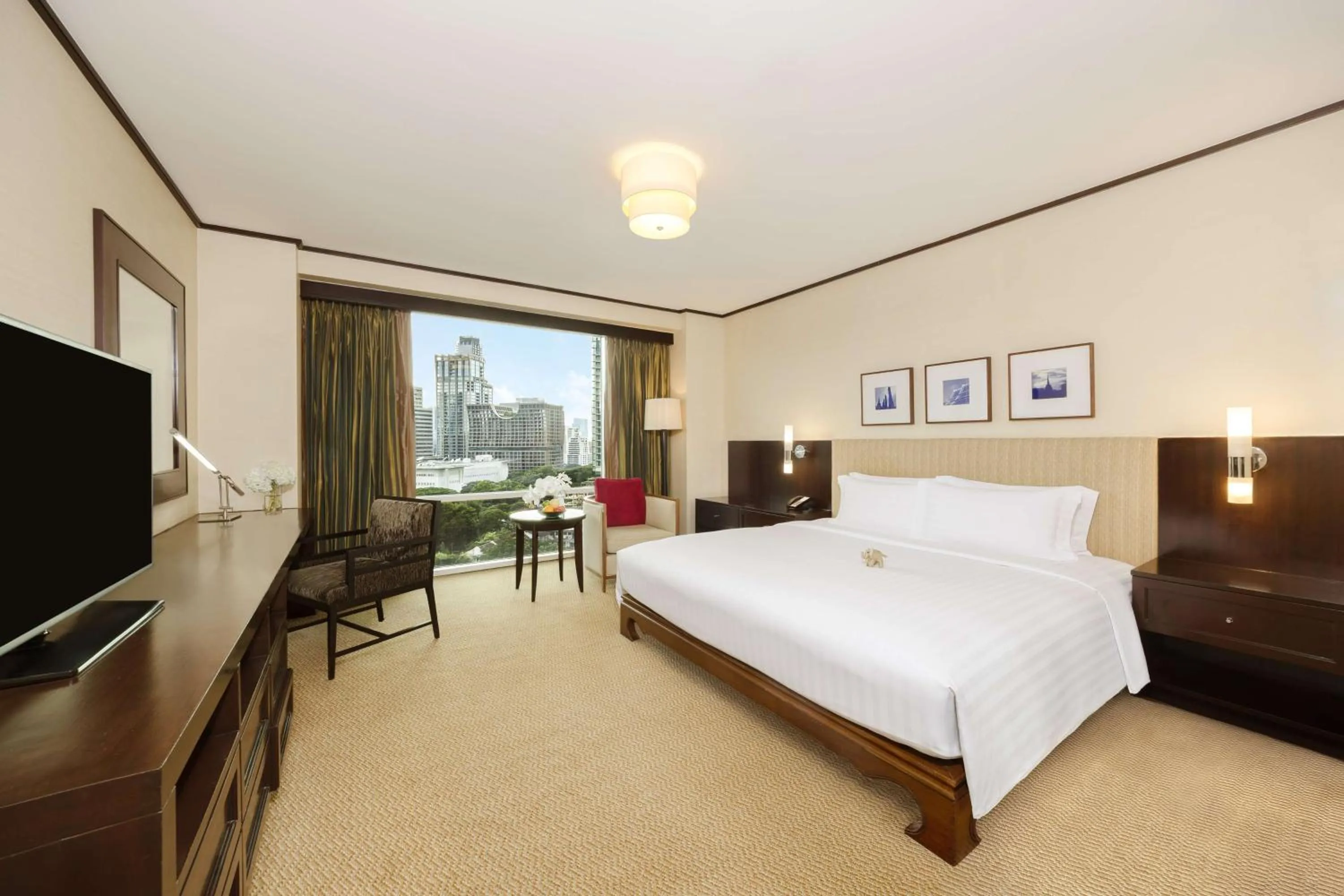 Bed in Conrad Bangkok Residences