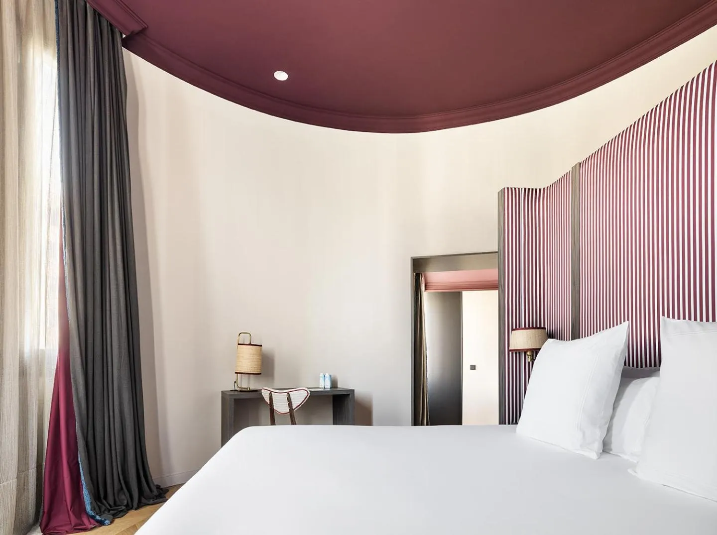 Bed in One Shot Luchana