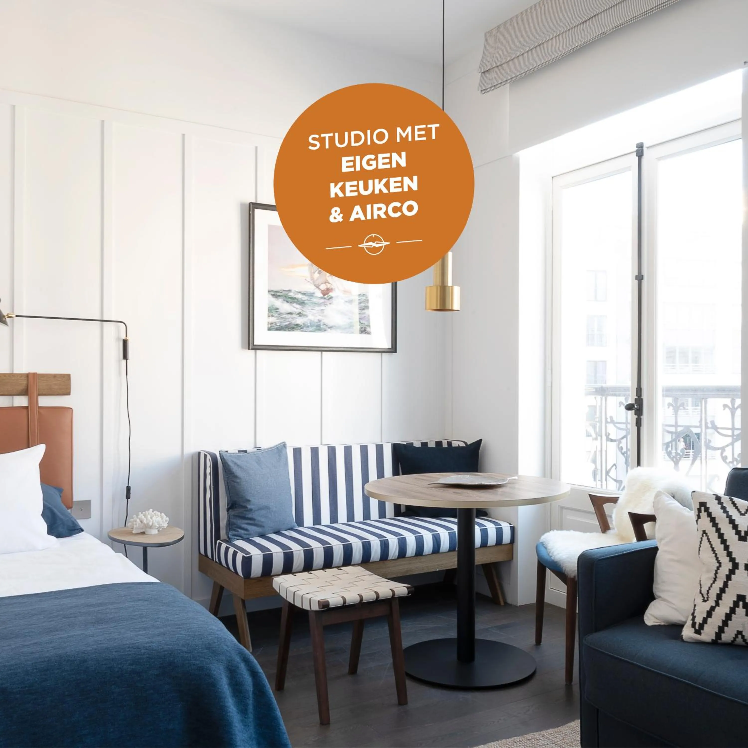 Living room, Bed in Getaway Oostende