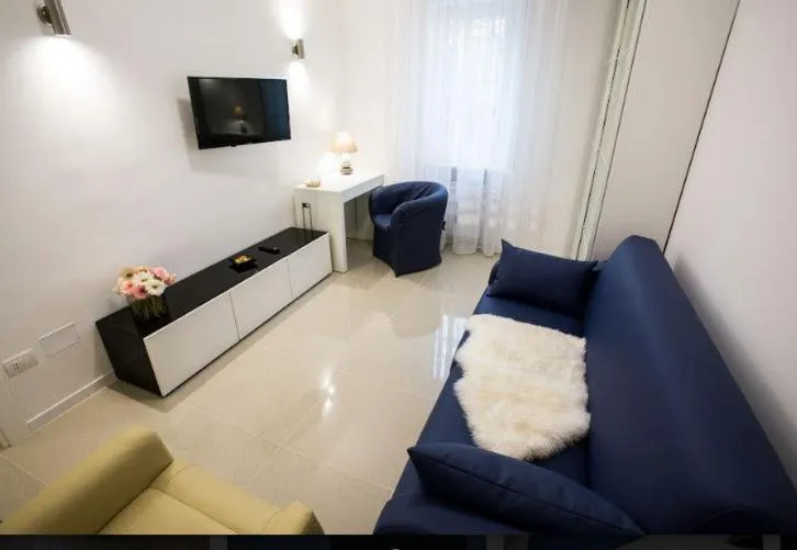 Communal lounge/ TV room in Casa Teresa Bed & Breakfast