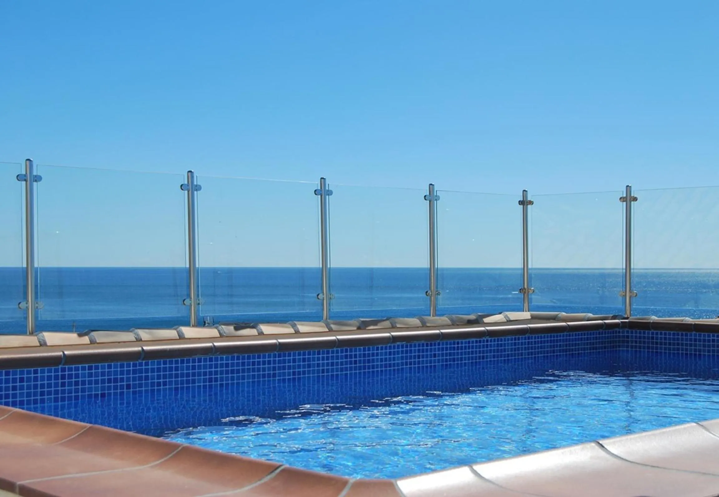 Swimming pool in Apartamentos Plaza