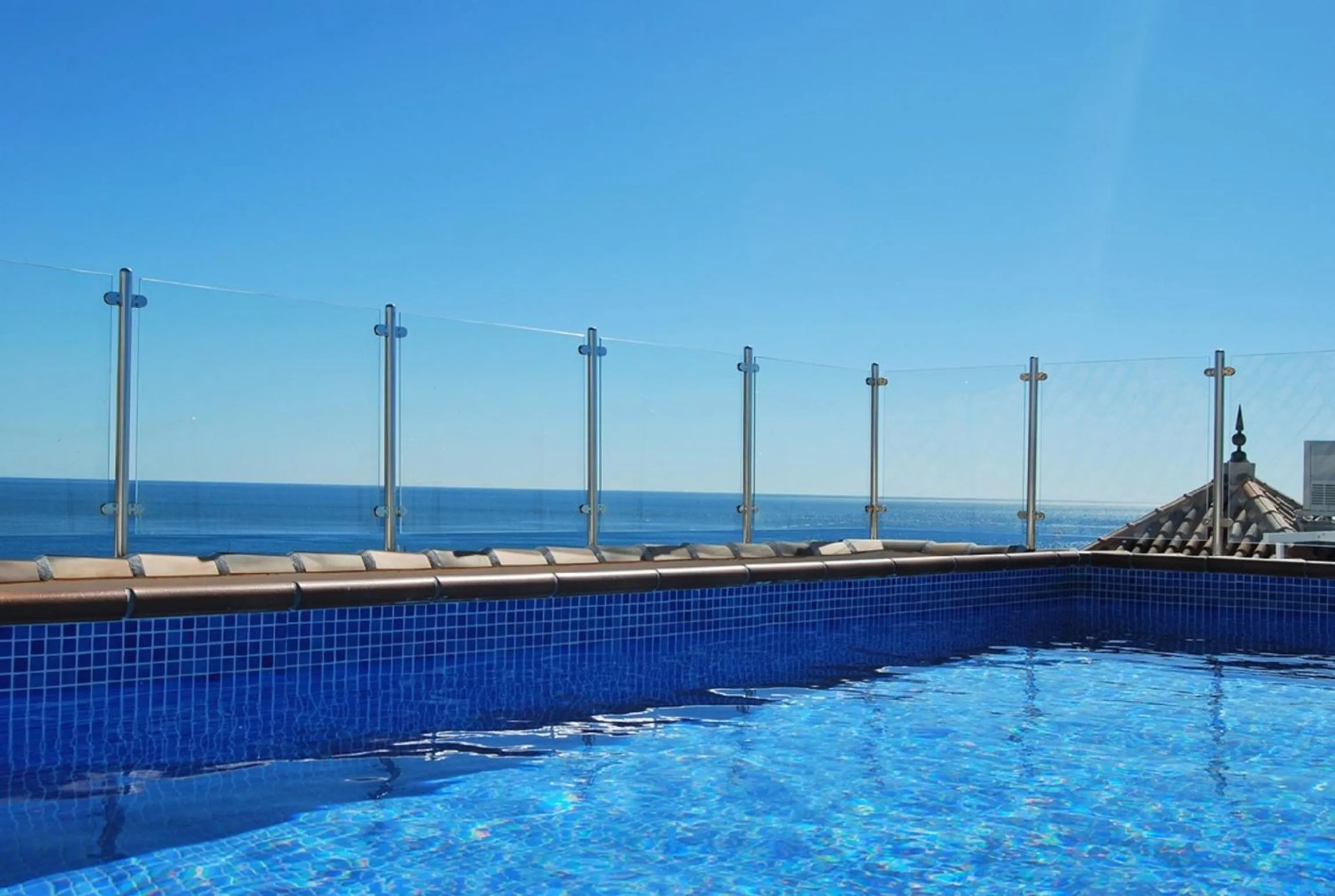 Swimming pool in Apartamentos Plaza