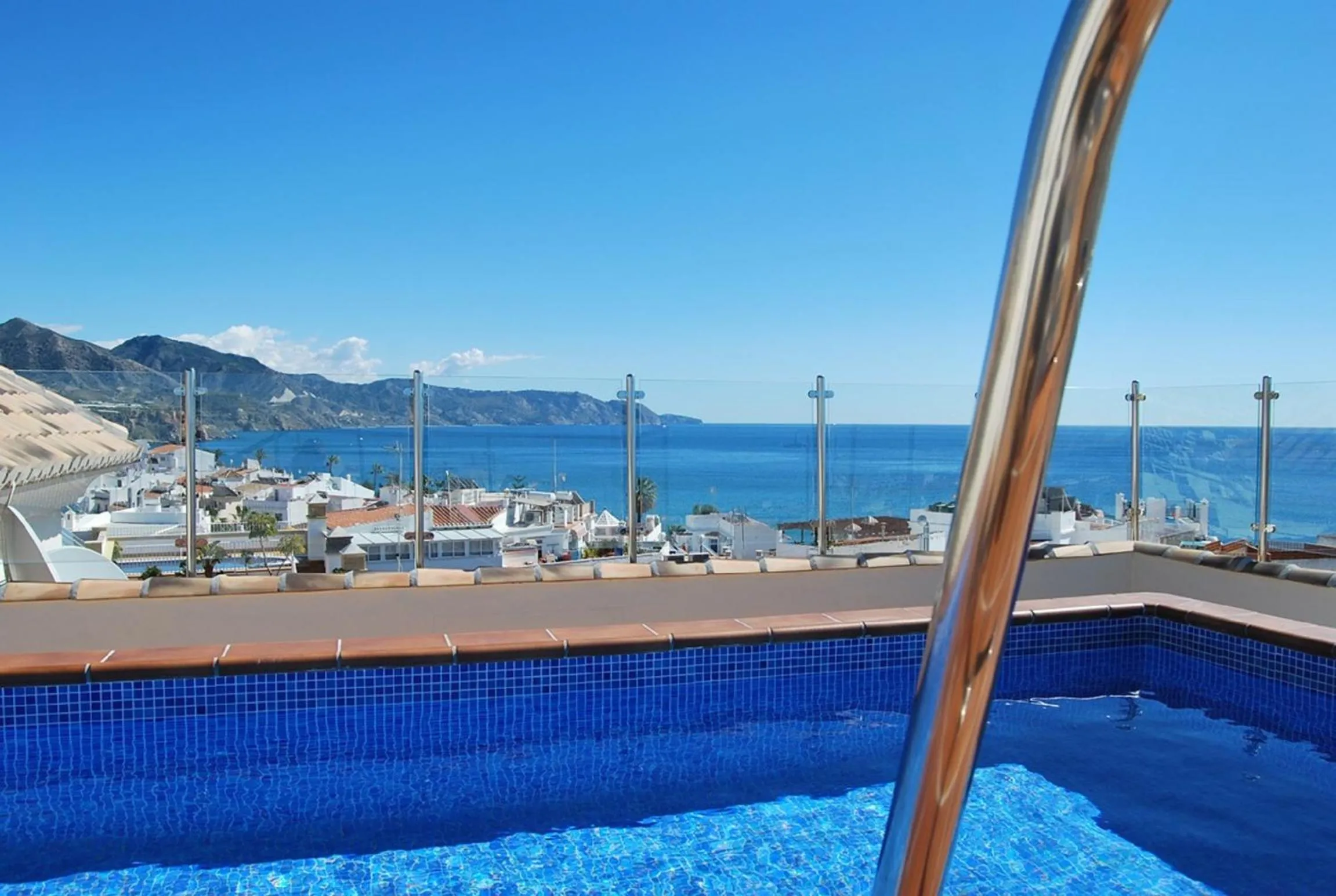 Swimming pool in Apartamentos Plaza
