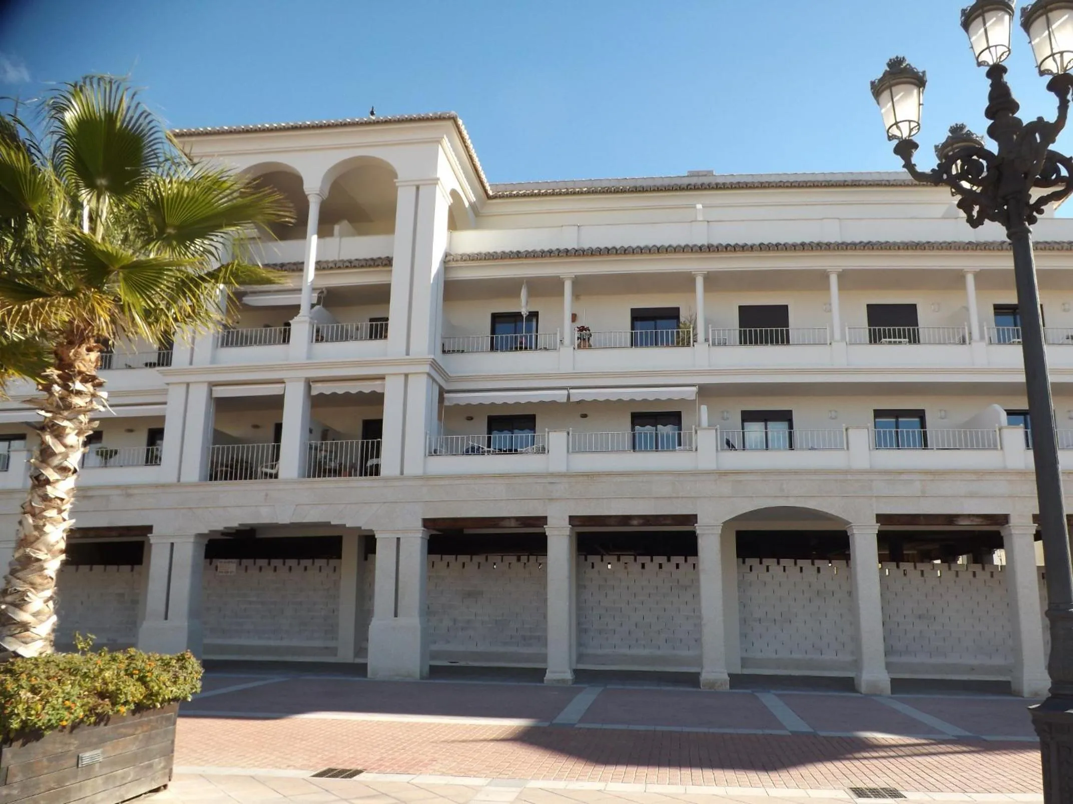 Property building in Apartamentos Plaza