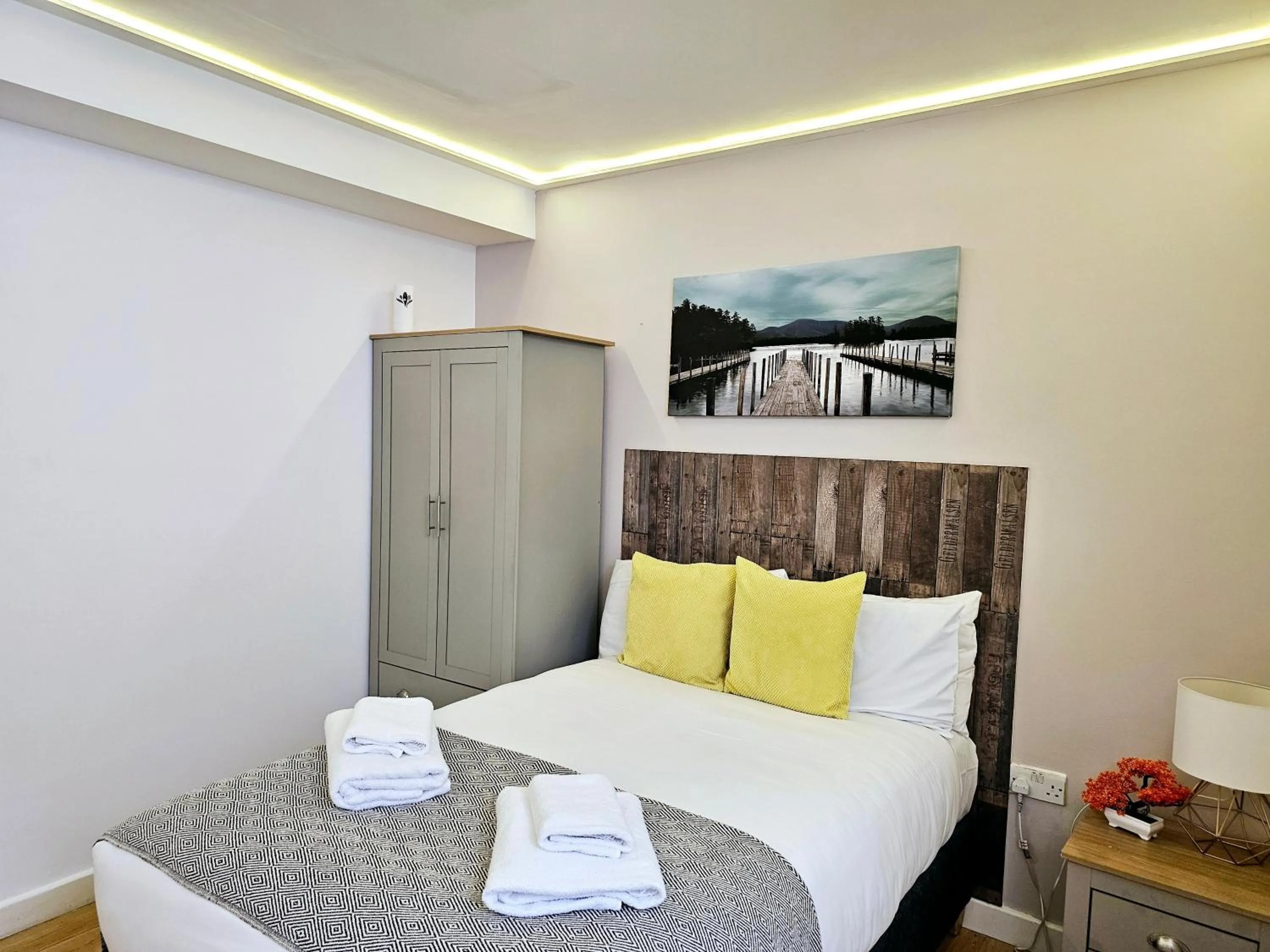 View (from property/room), Bed in London Stay Apartments