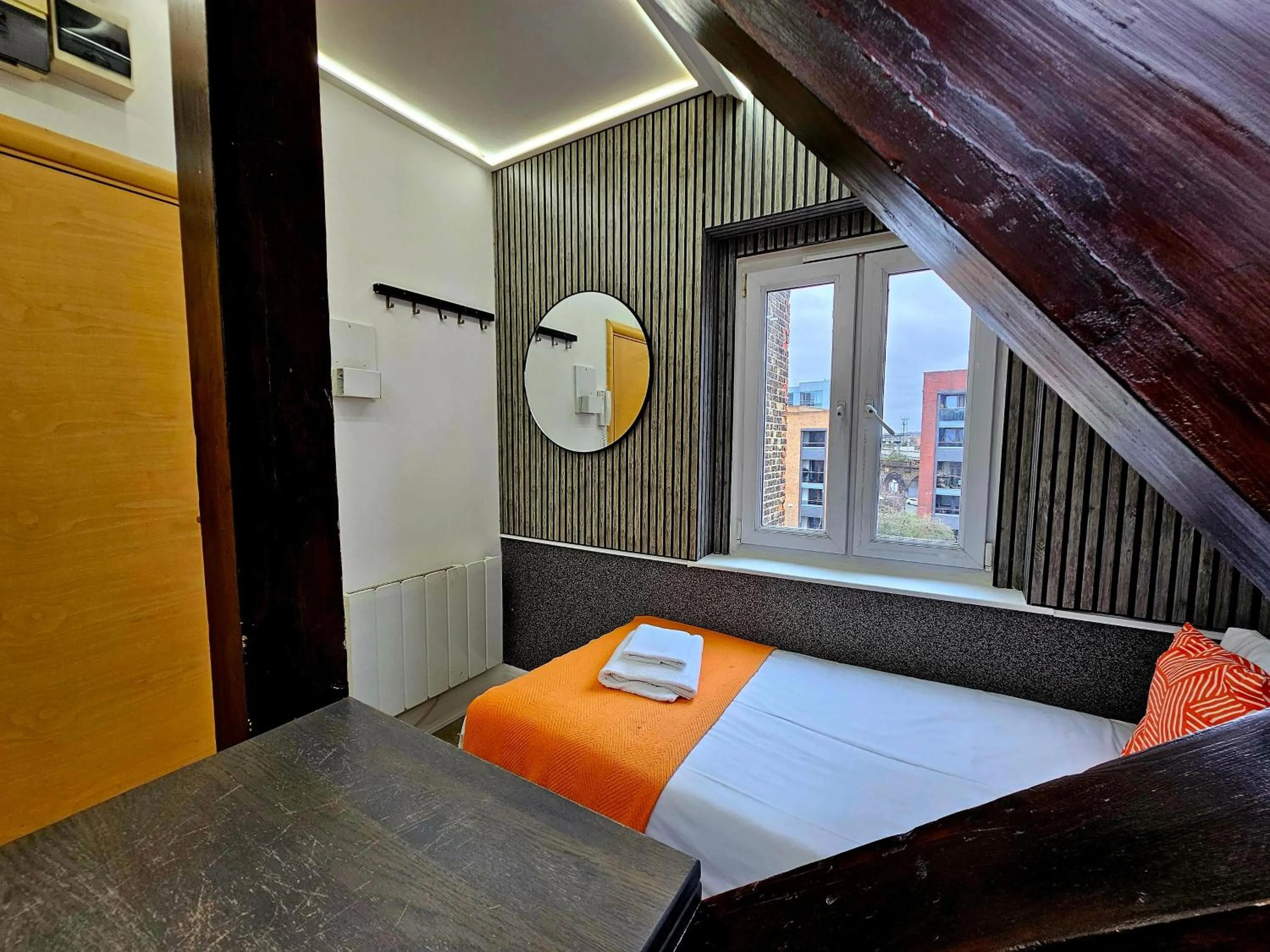 View (from property/room), Bed in London Stay Apartments