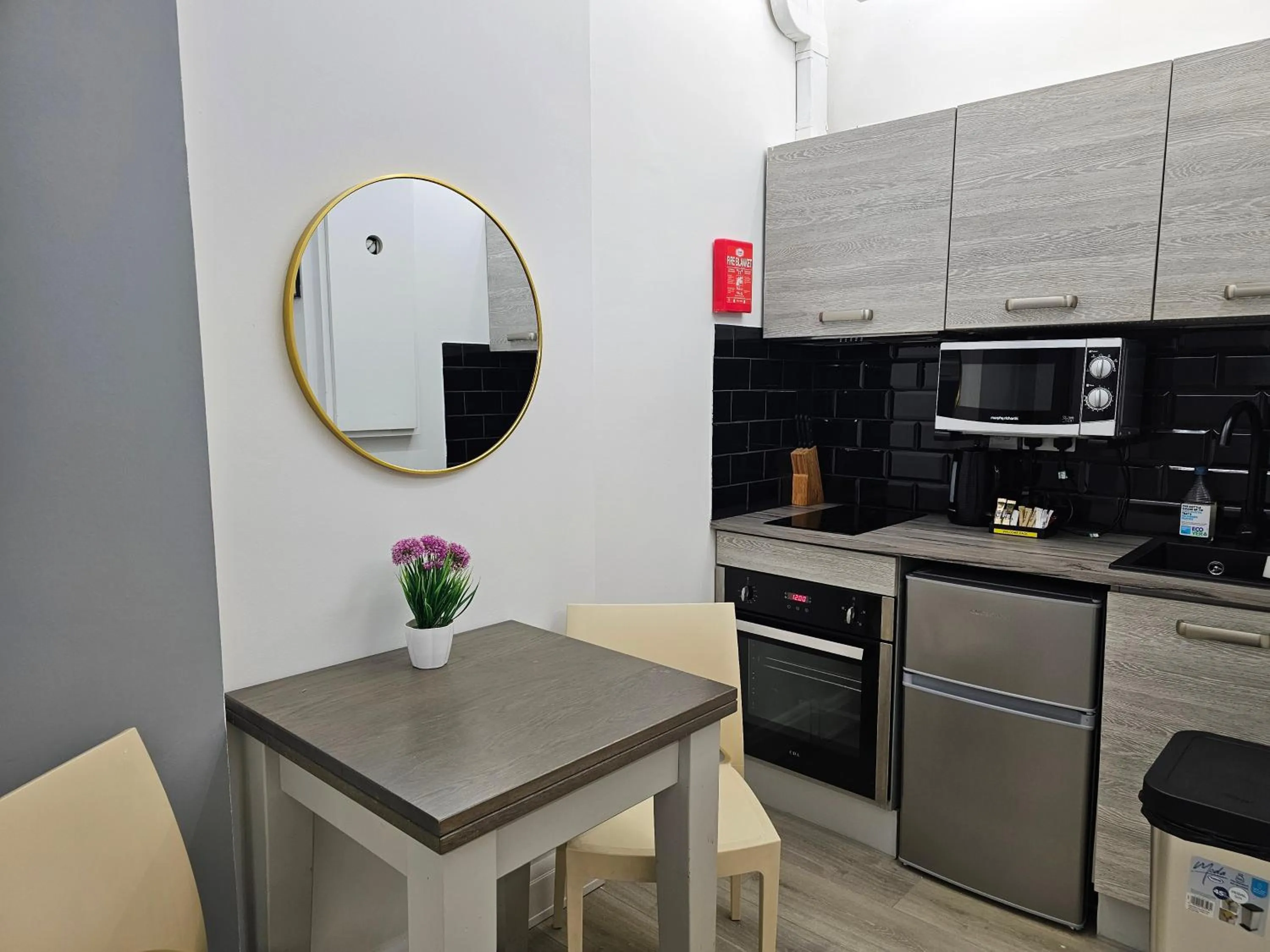 Dining area in London Stay Apartments