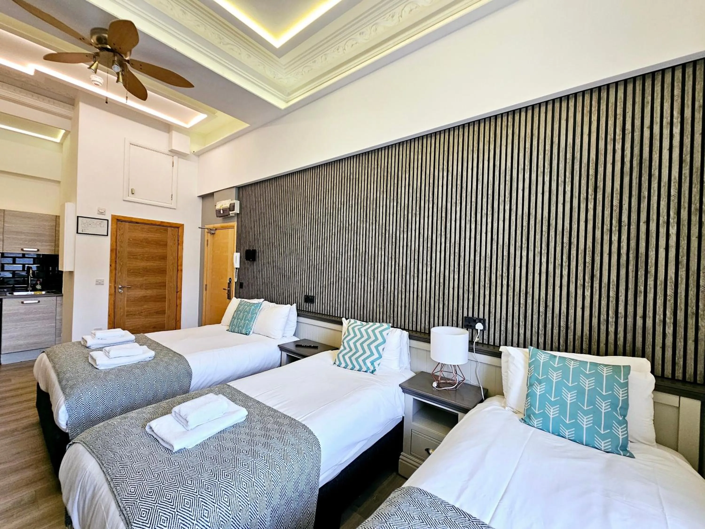 View (from property/room), Bed in London Stay Apartments