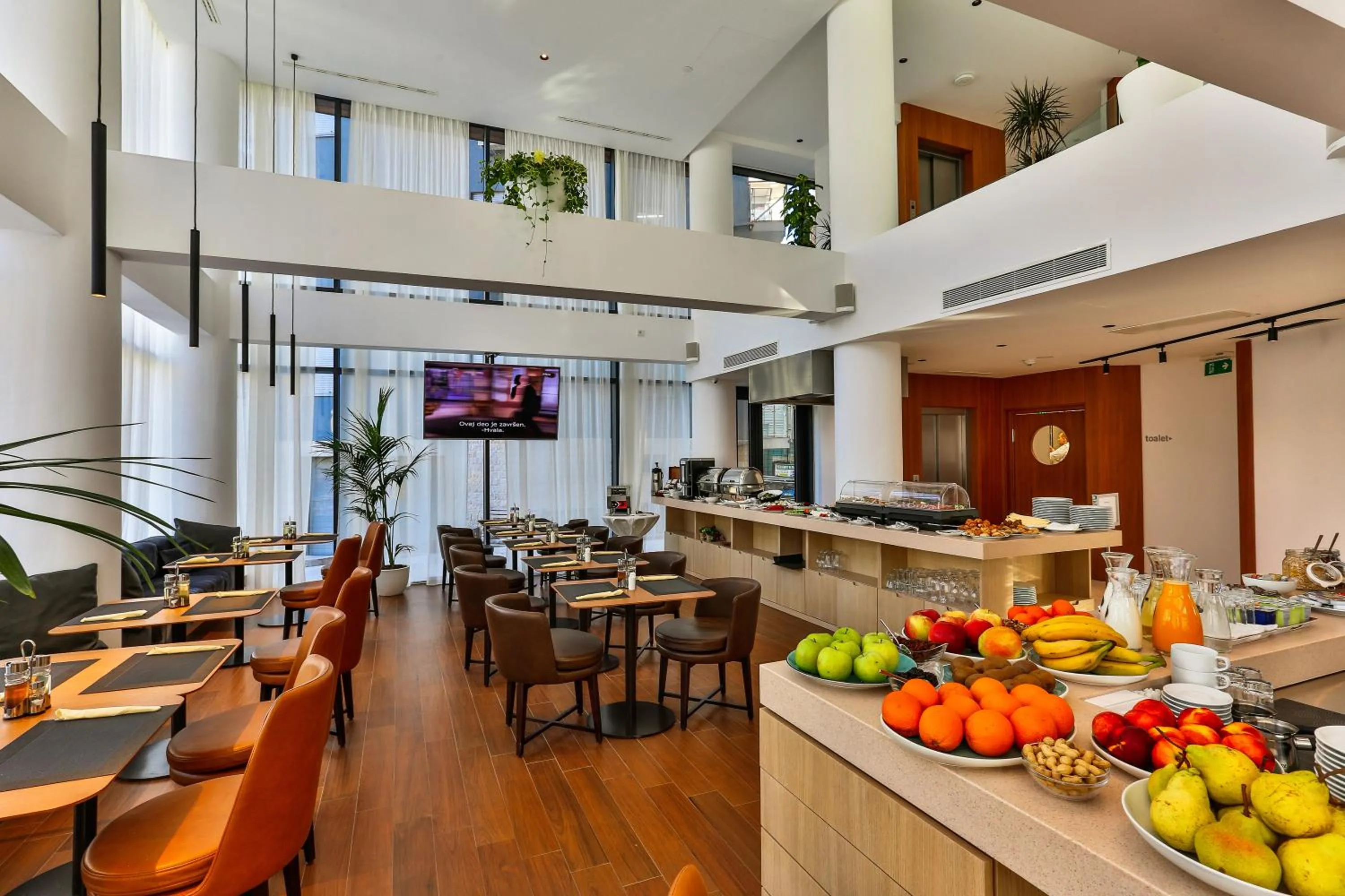 Restaurant/places to eat in Villa Dvor Kornic