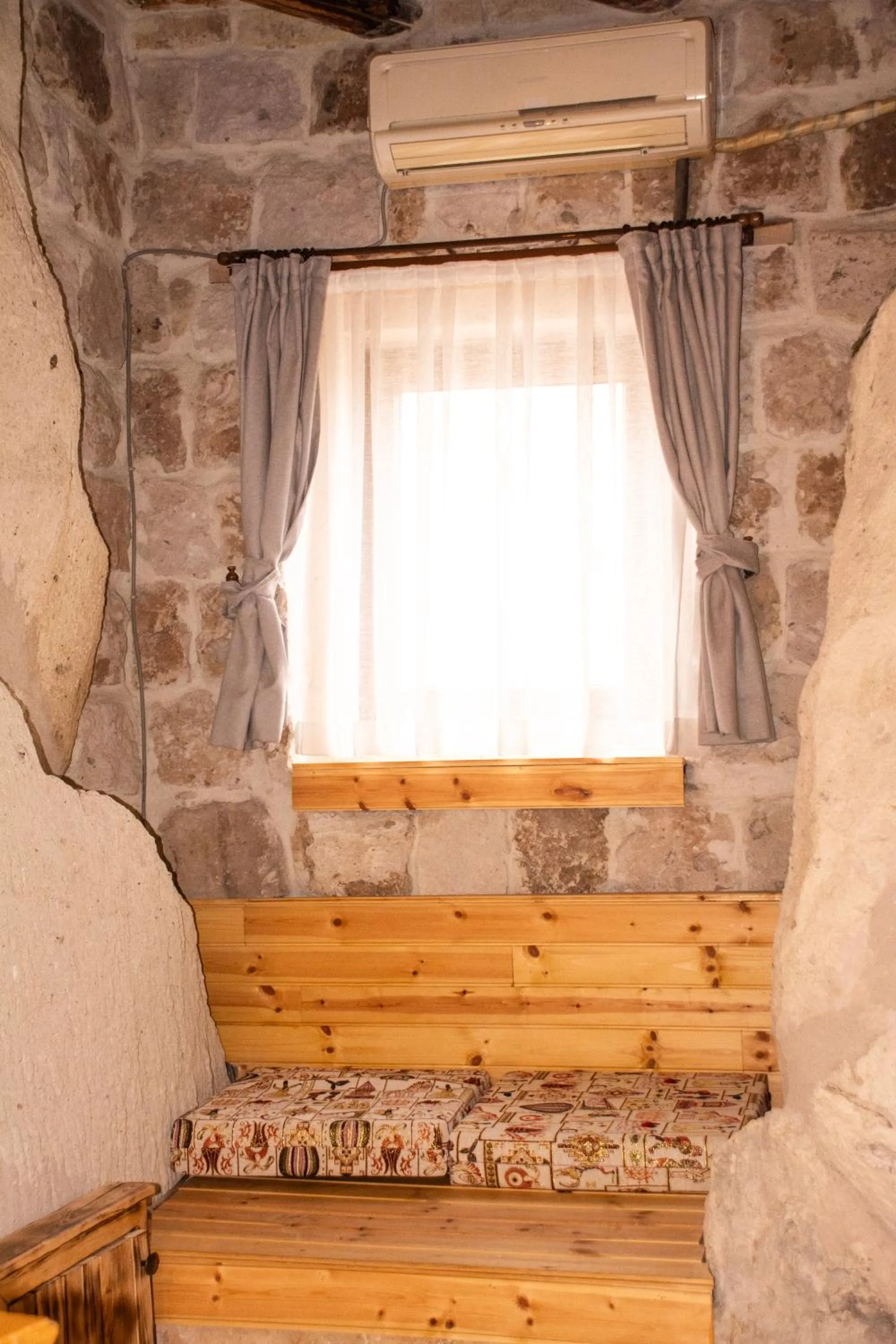 air conditioner in Cappadocia Ennar Cave Swimming Pool Hot & SPA