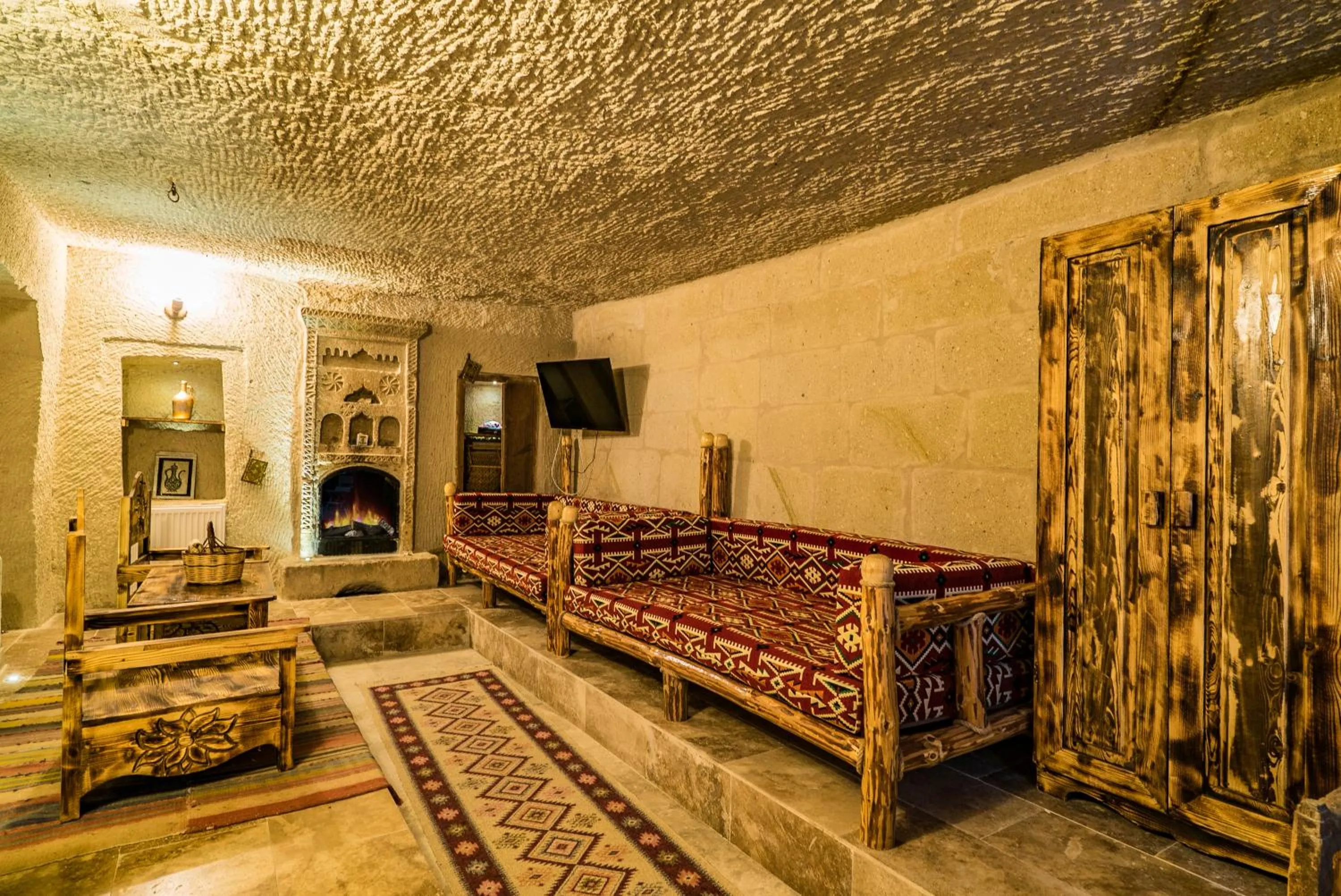 Massage, Bed in Cappadocia Ennar Cave Swimming Pool Hot & SPA