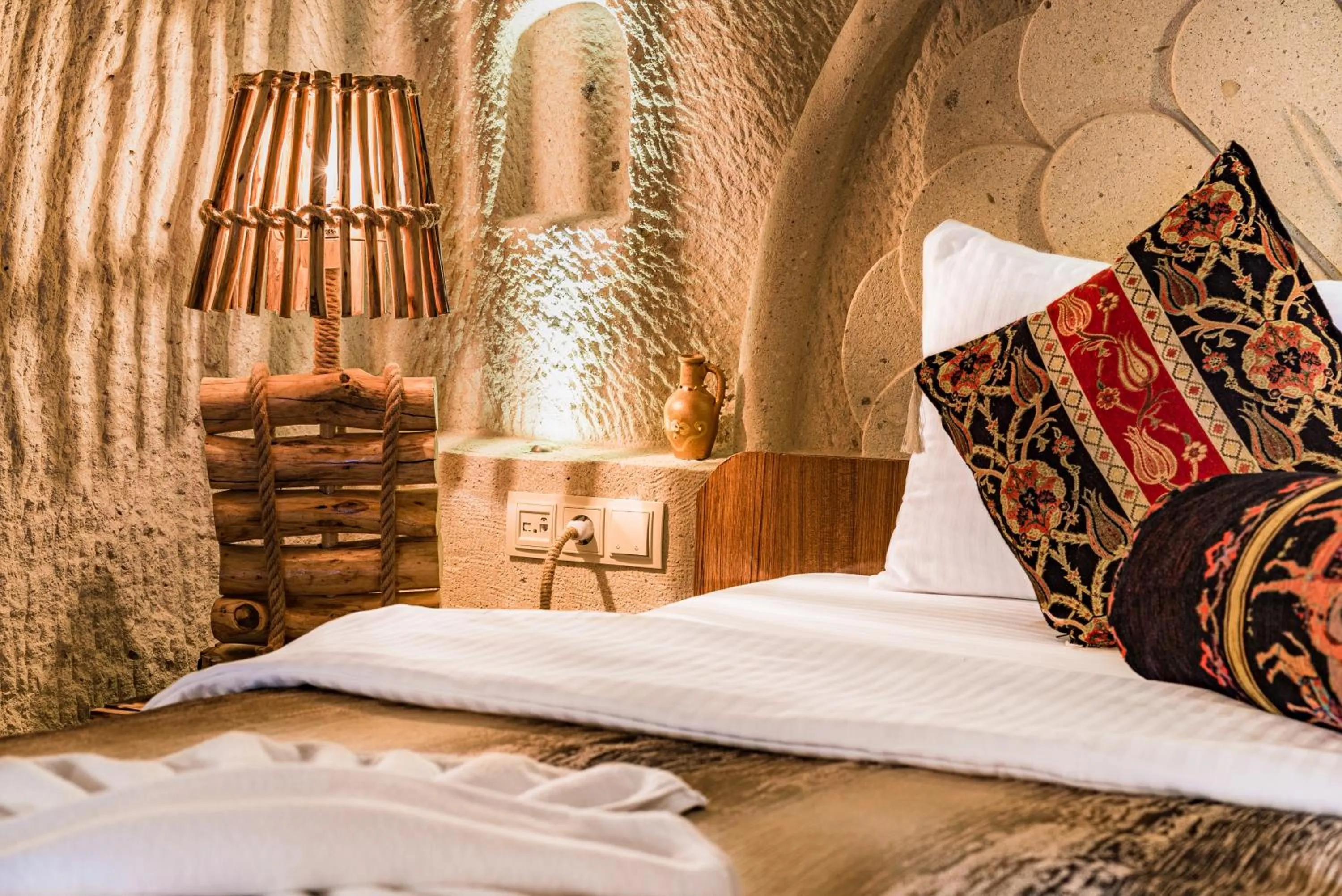 Bed in Cappadocia Ennar Cave Swimming Pool Hot & SPA