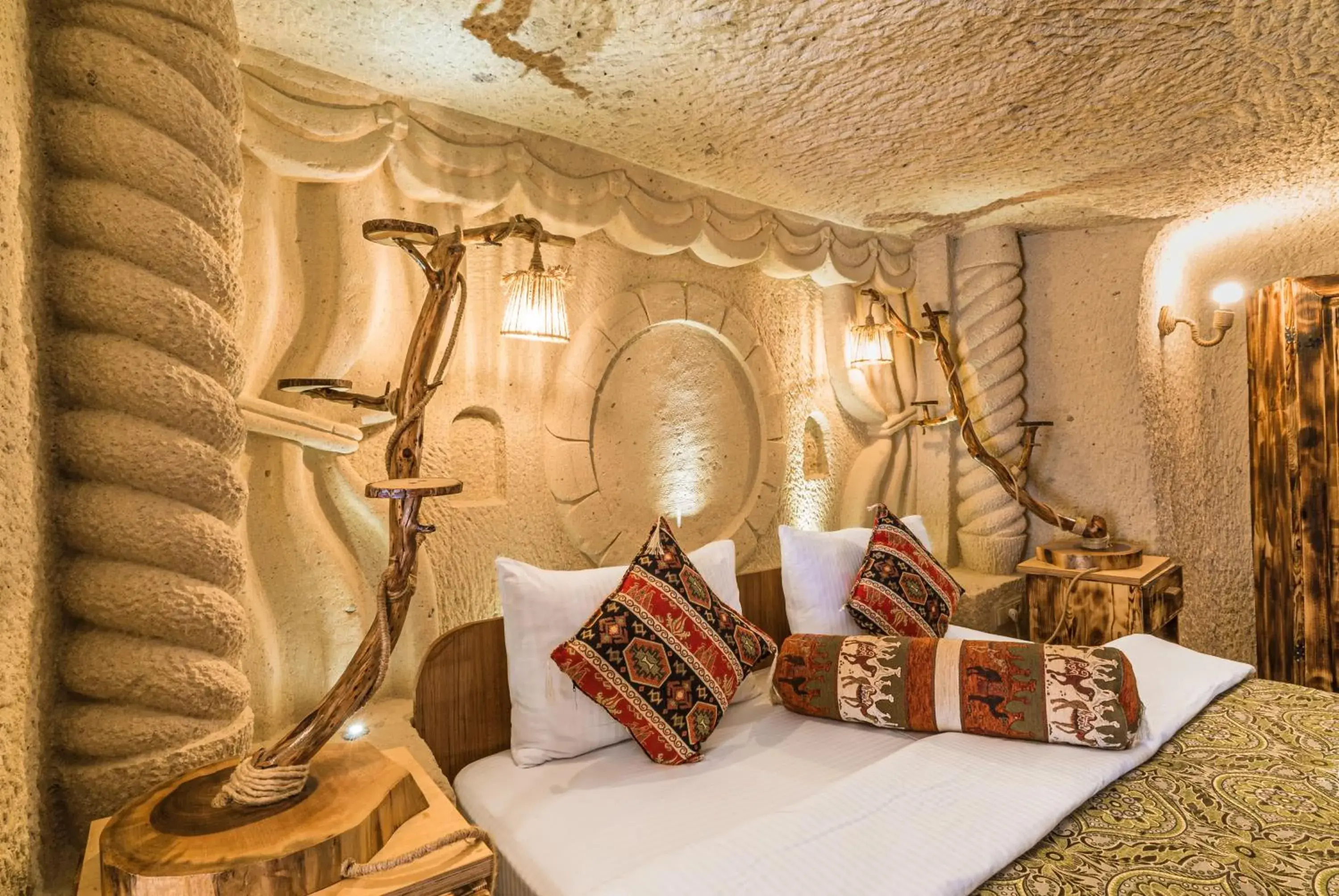 Deluxe King Studio in Cappadocia Ennar Cave Swimming Pool Hot & SPA Deluxe King Studio in Cappadocia Ennar Cave Swimming Pool Hot & SPA