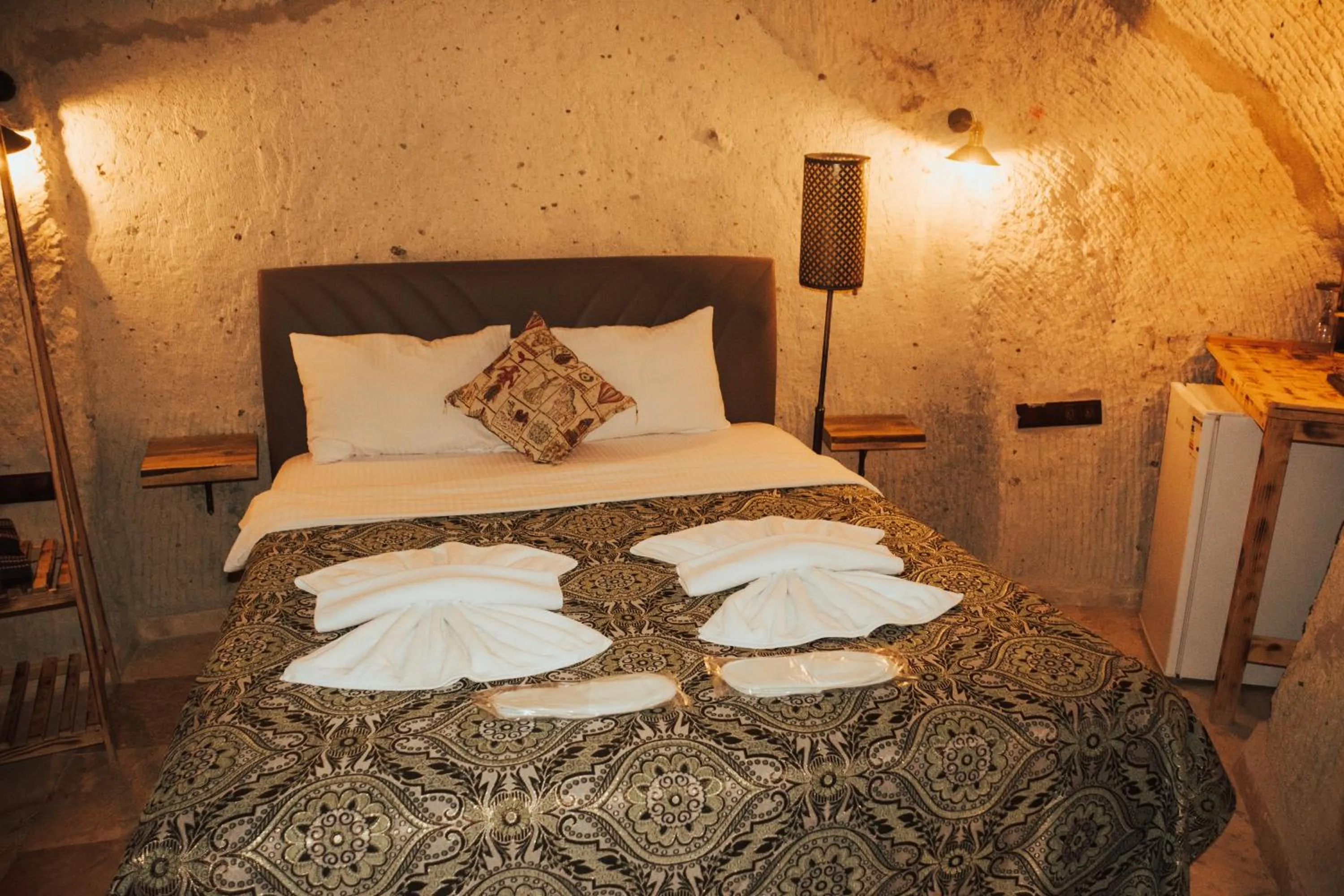 Bed in Cappadocia Ennar Cave Swimming Pool Hot & SPA
