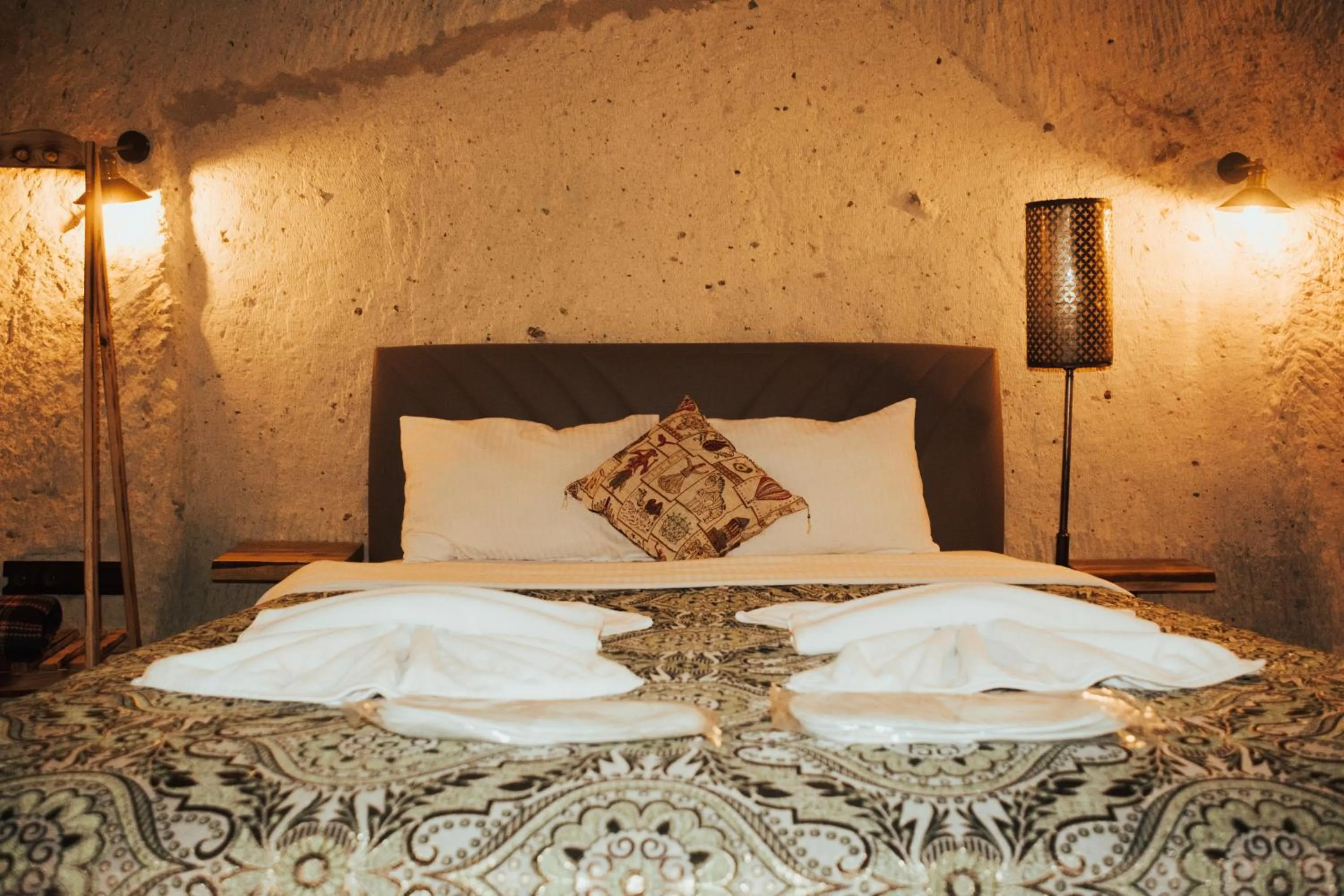 Bed in Cappadocia Ennar Cave Swimming Pool Hot & SPA