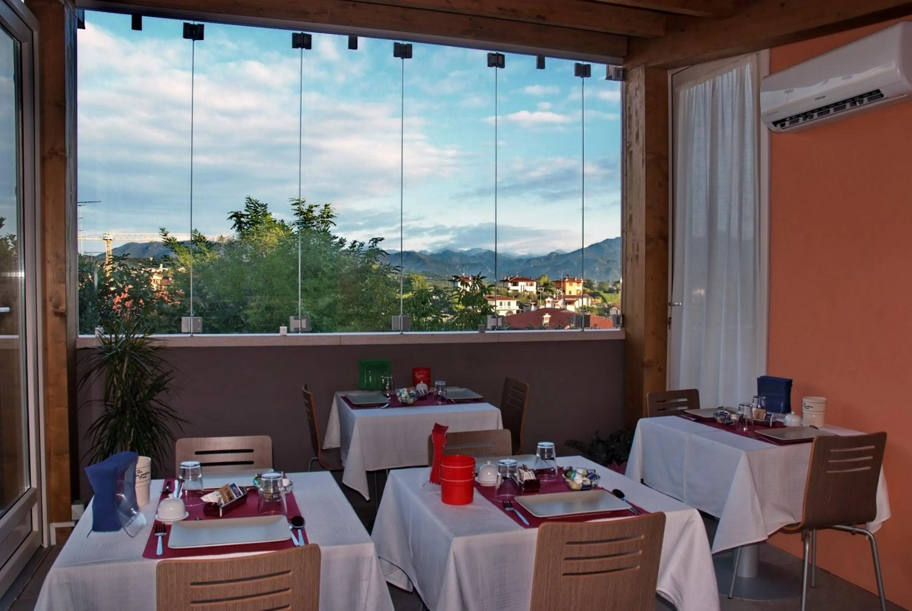 Restaurant/places to eat in Bed & Breakfast Vieulif