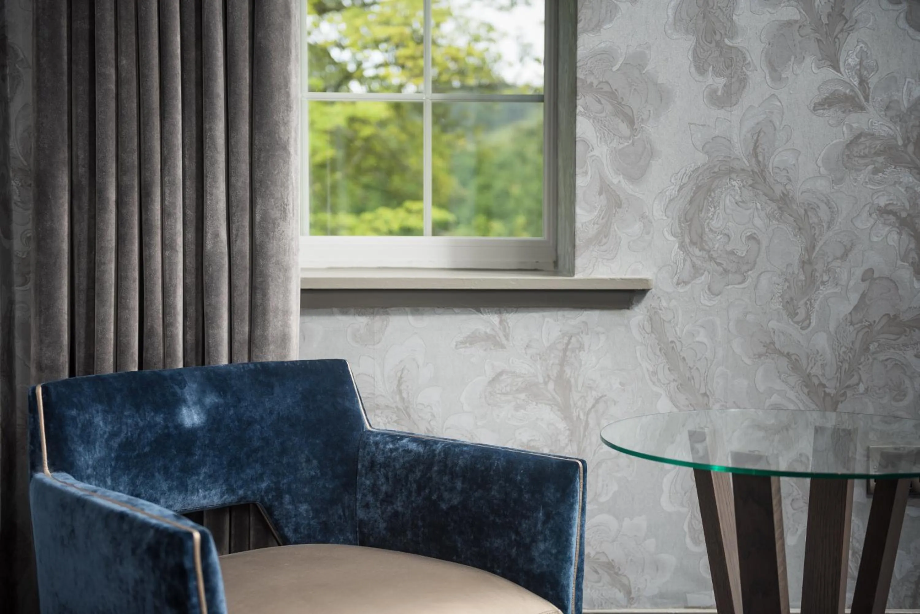 Seating area in Dalmeny Park House Hotel