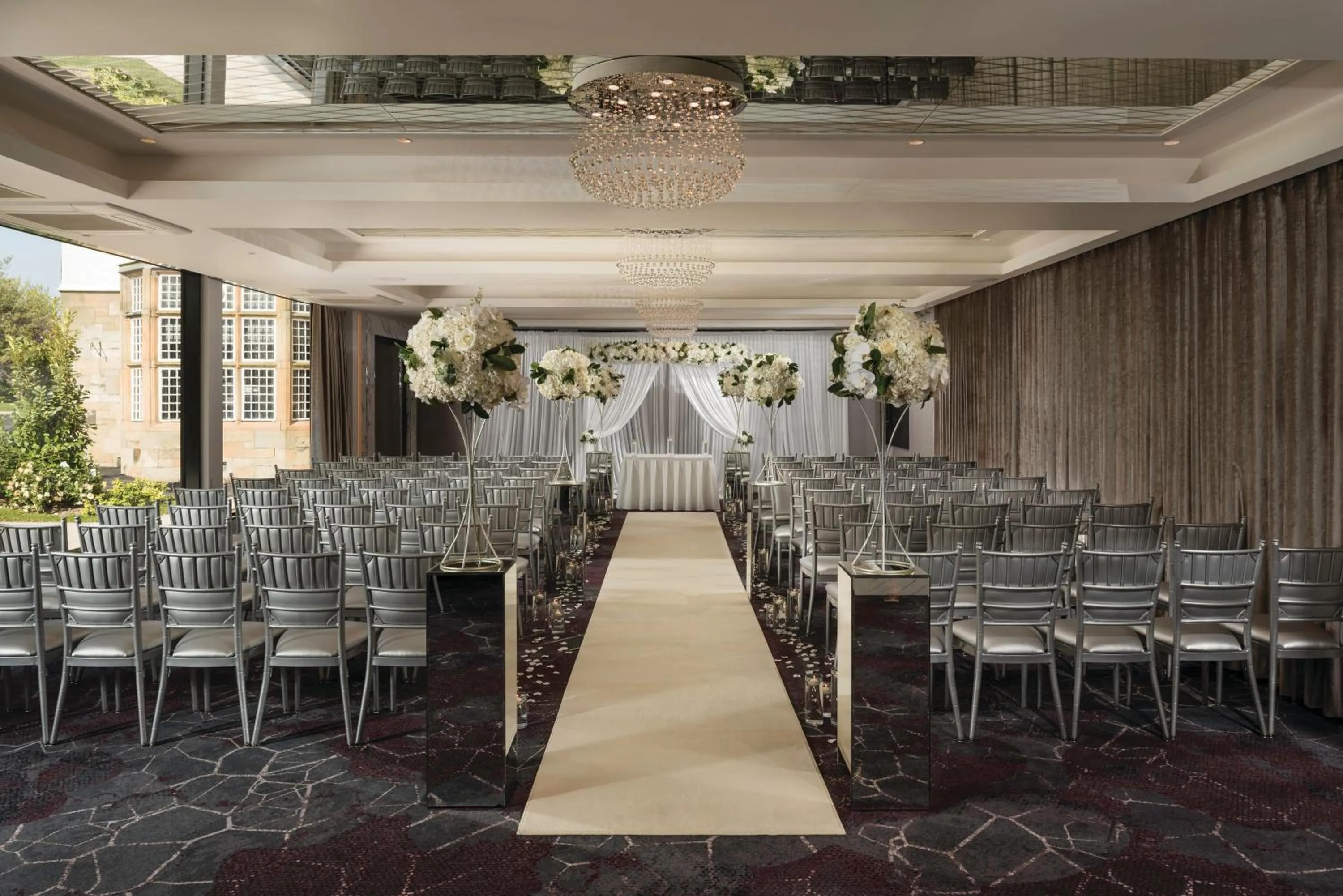 Area and facilities in Dalmeny Park House Hotel