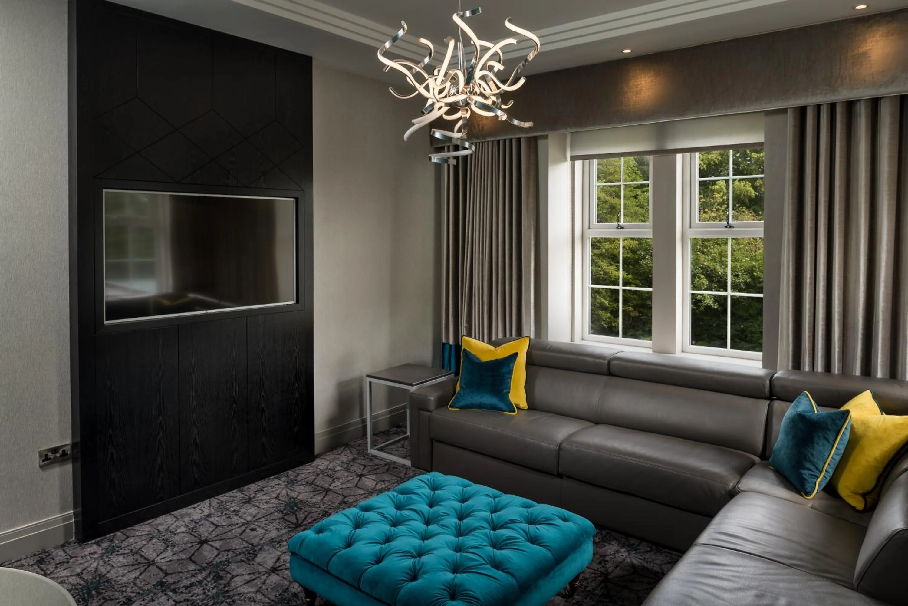 Living room in Dalmeny Park House Hotel