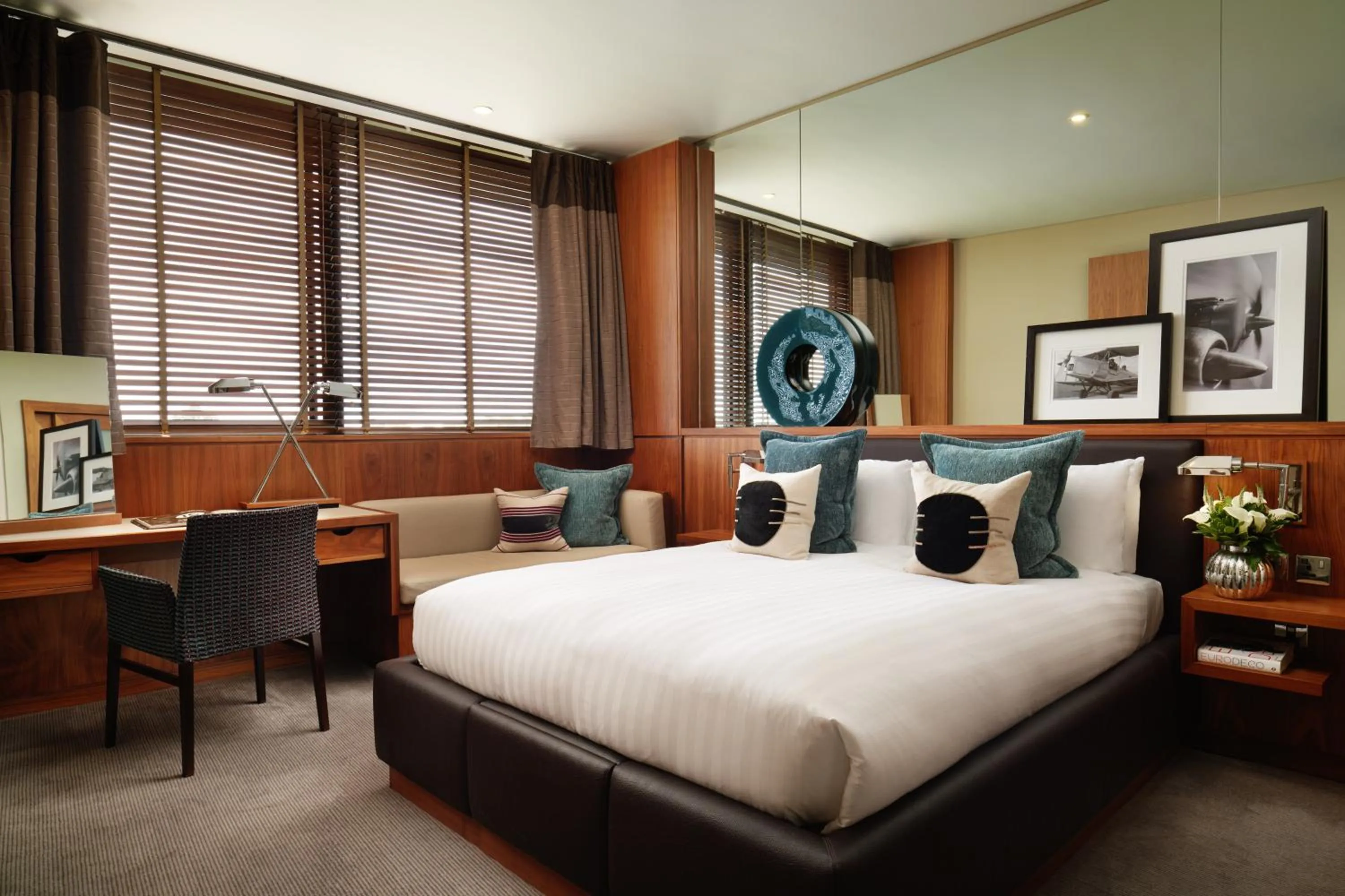 Bedroom, Bed in Aviator Hampshire