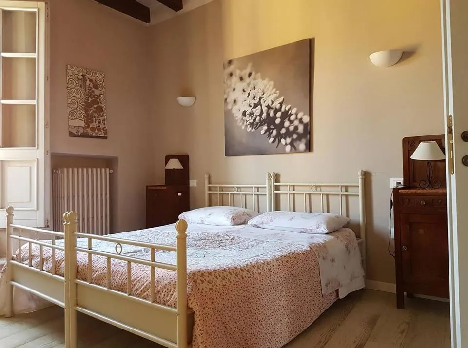 Bed in Bed & Breakfast Belfiore