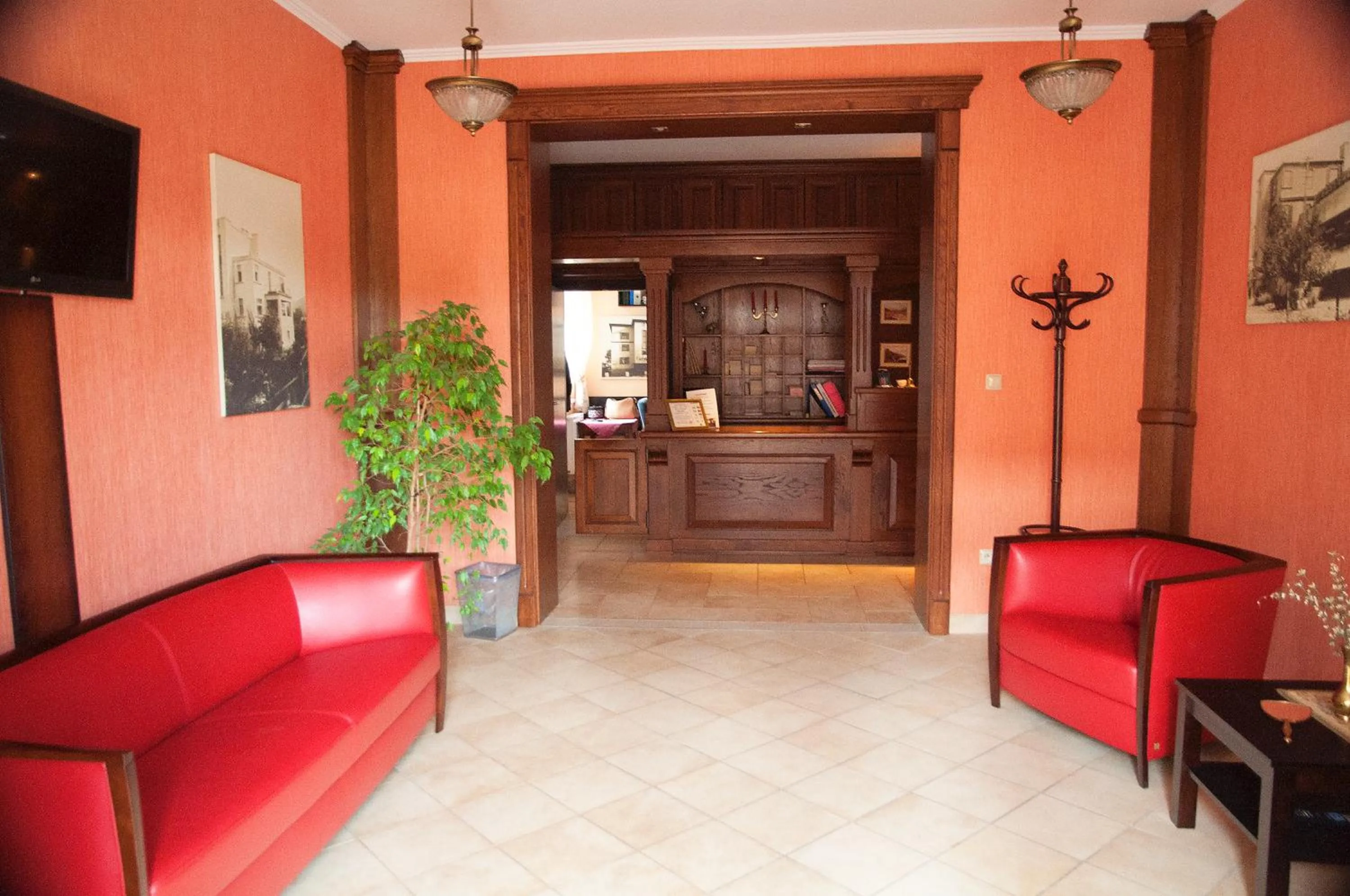 Library in Willa Koba