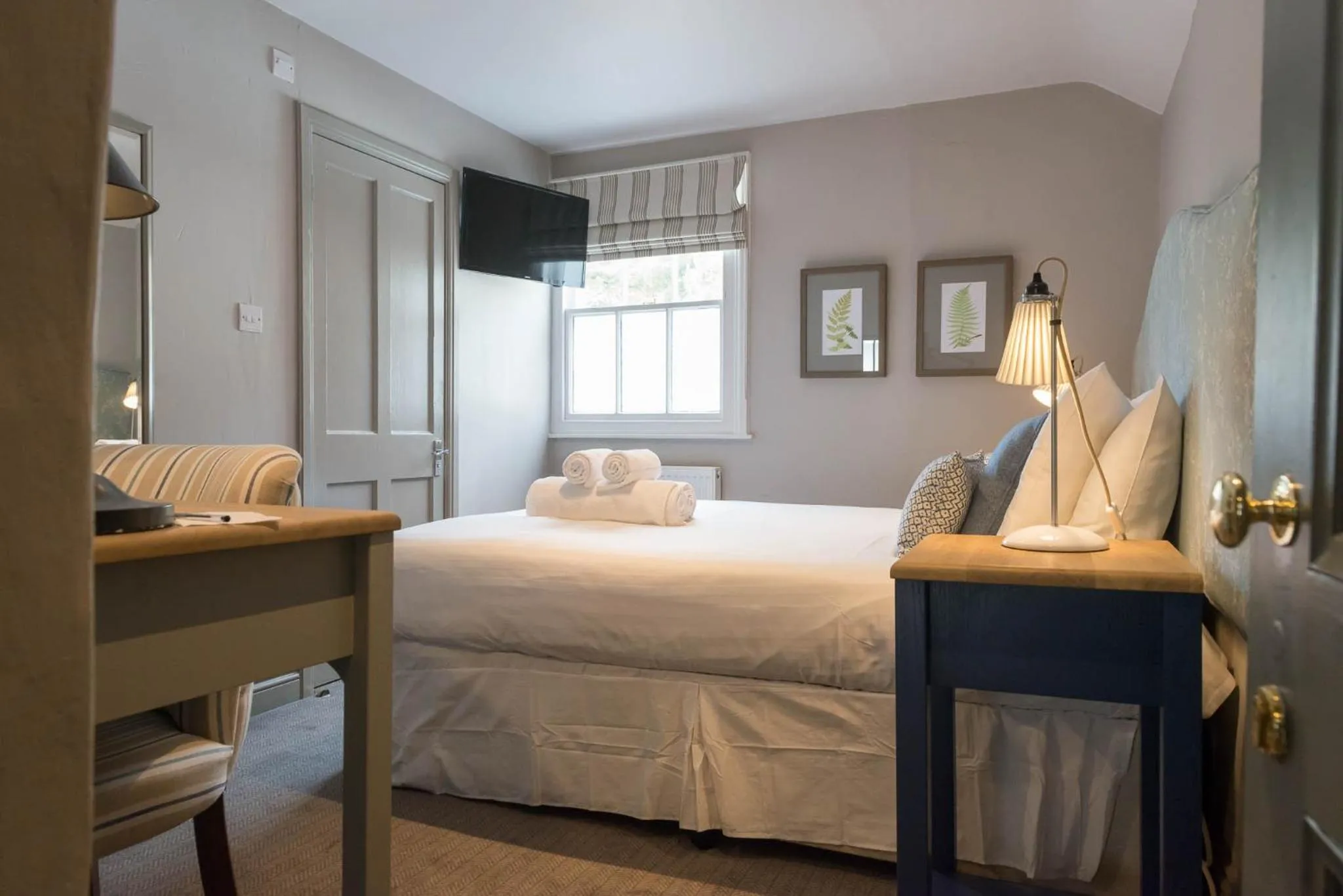 Bed in The Horse and Farrier Inn and The Salutation Inn Threlkeld Keswick