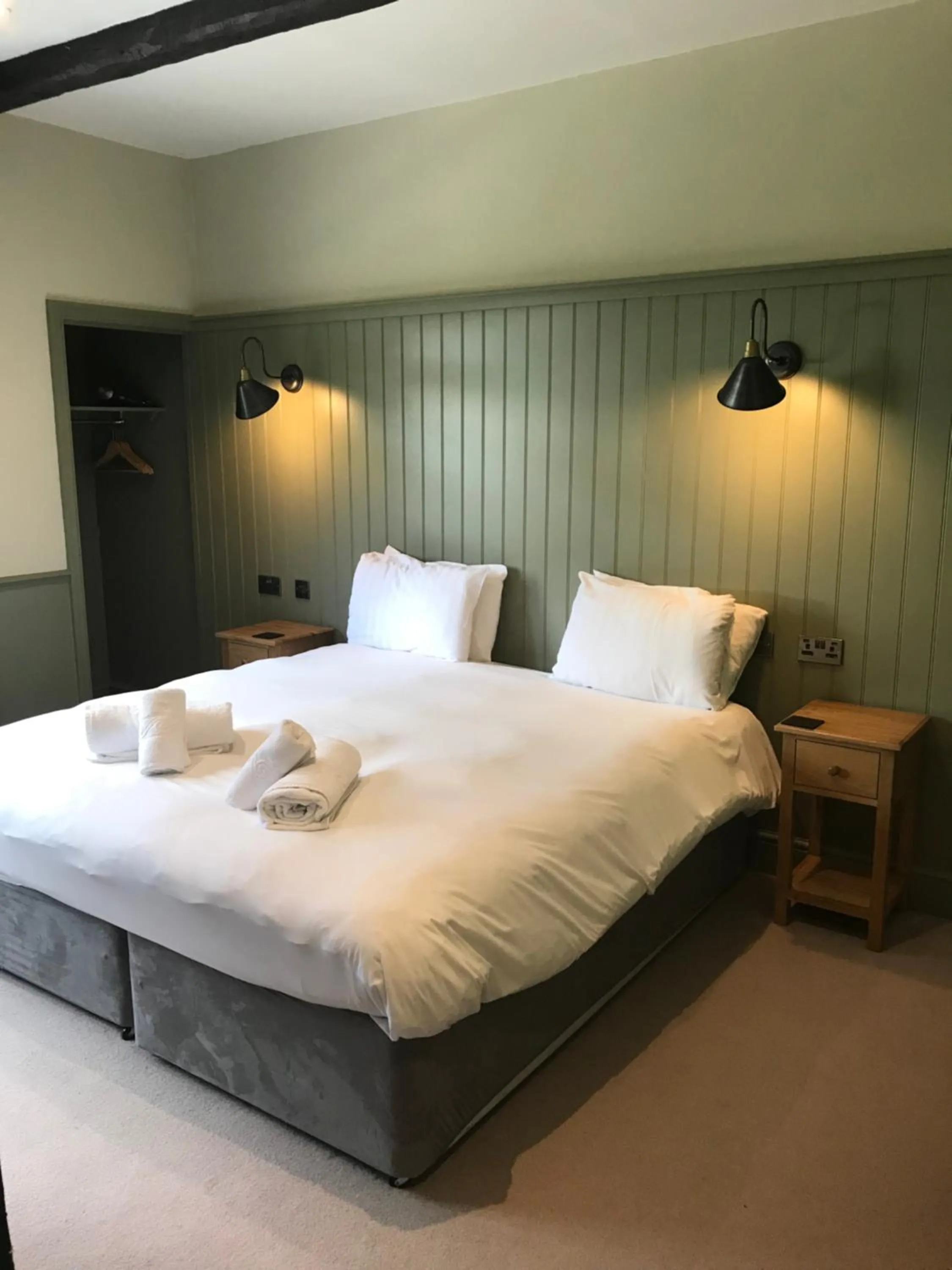 Bed in The Horse and Farrier Inn and The Salutation Inn Threlkeld Keswick
