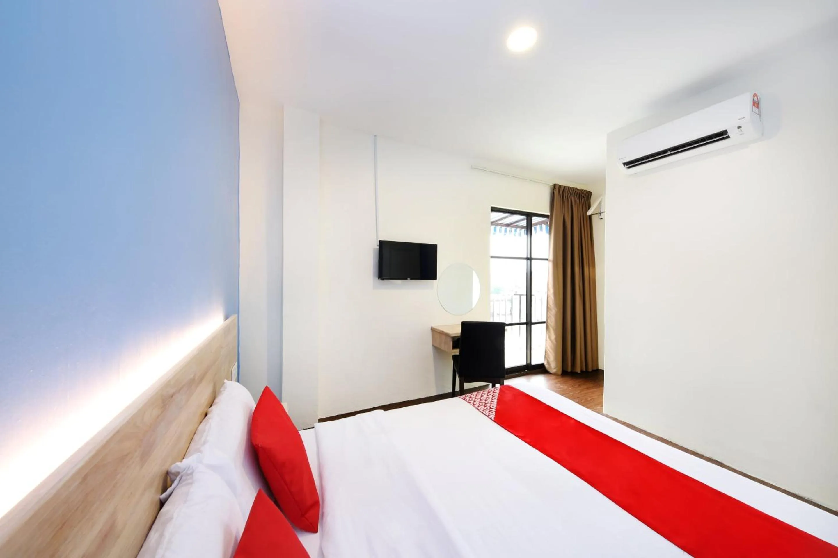 Bedroom, Bed in OYO 778 Bmw 2 Hotel