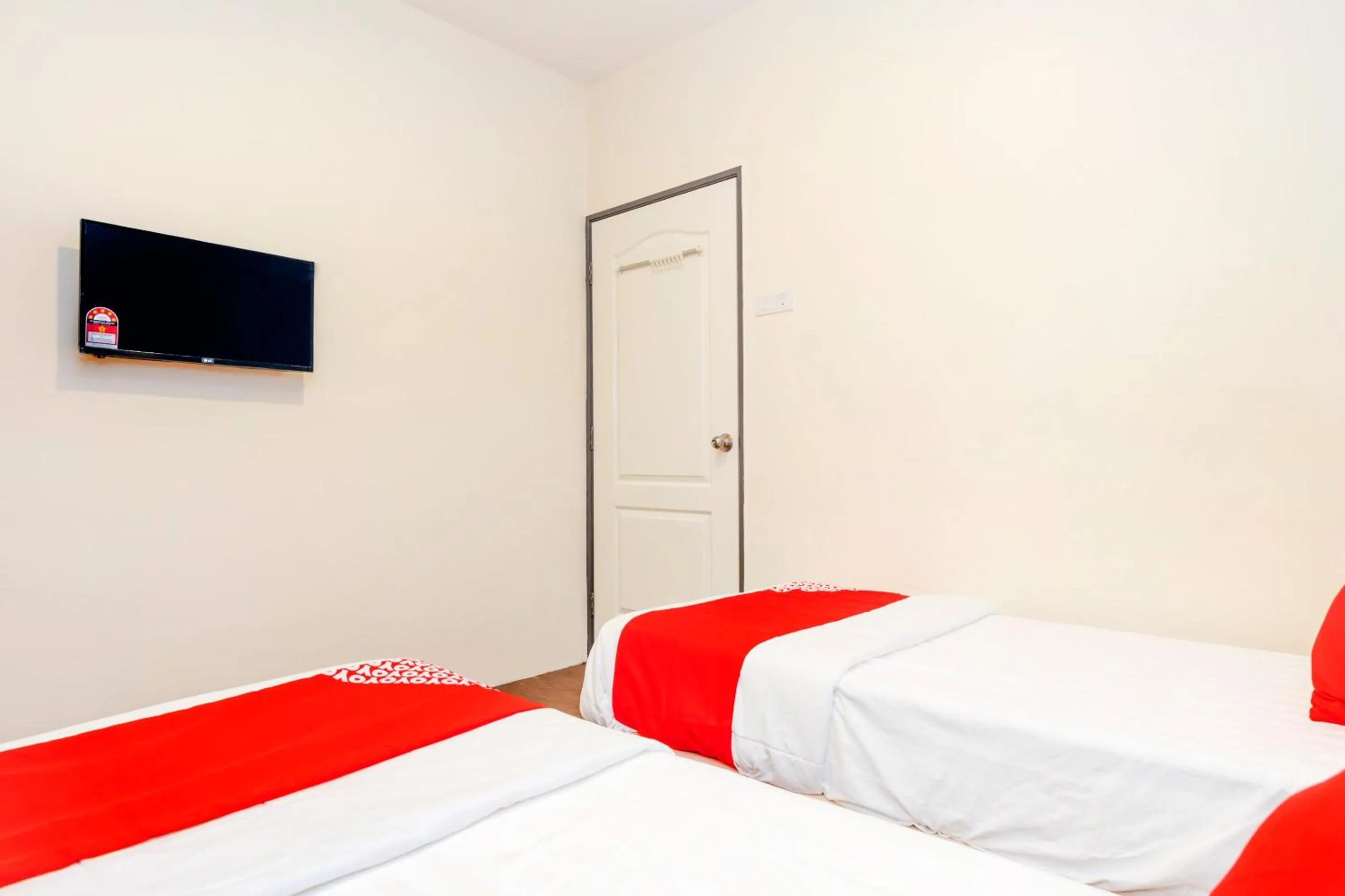 Bedroom, Bed in OYO 778 Bmw 2 Hotel