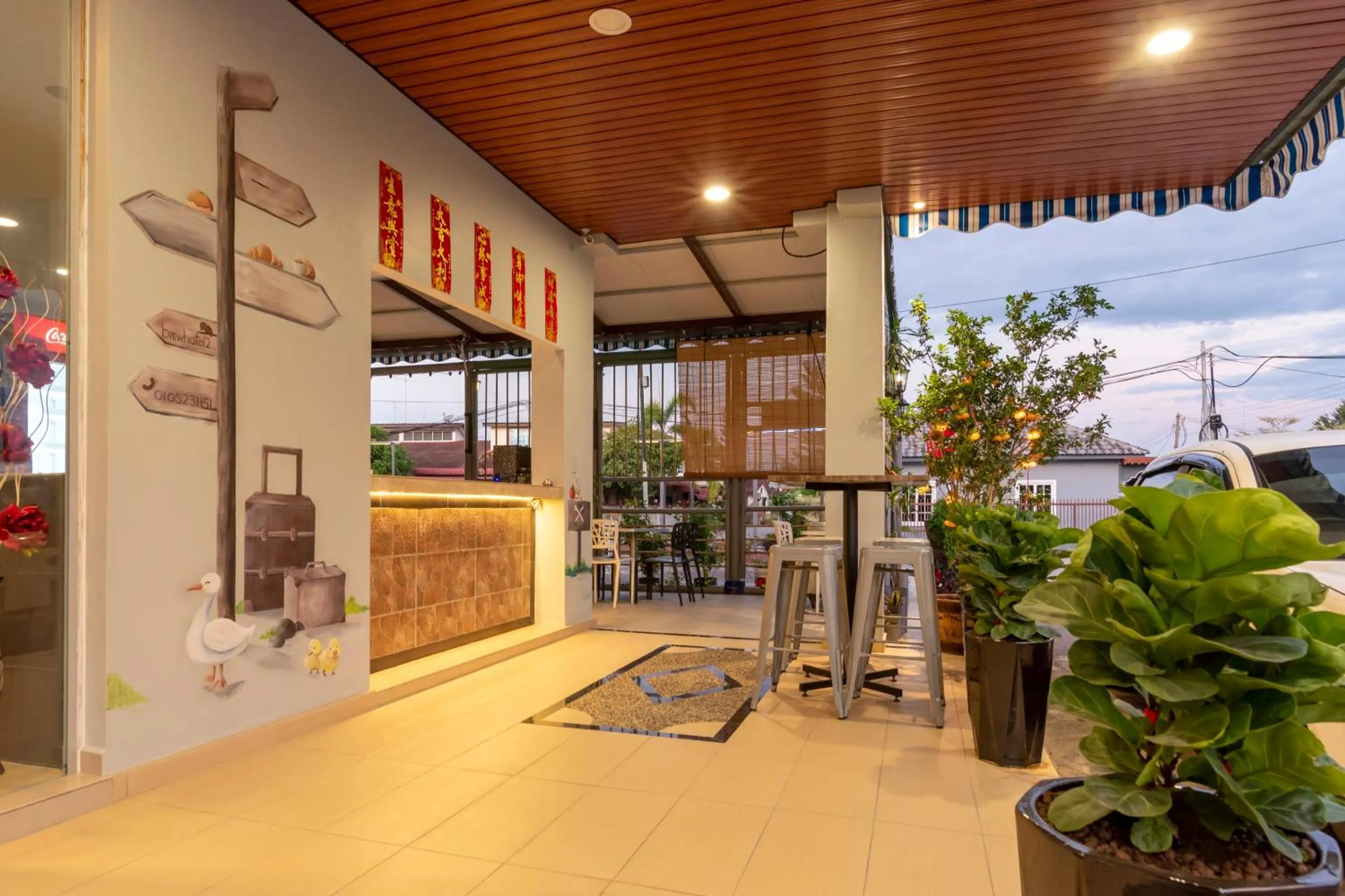 Restaurant/places to eat in OYO 778 Bmw 2 Hotel