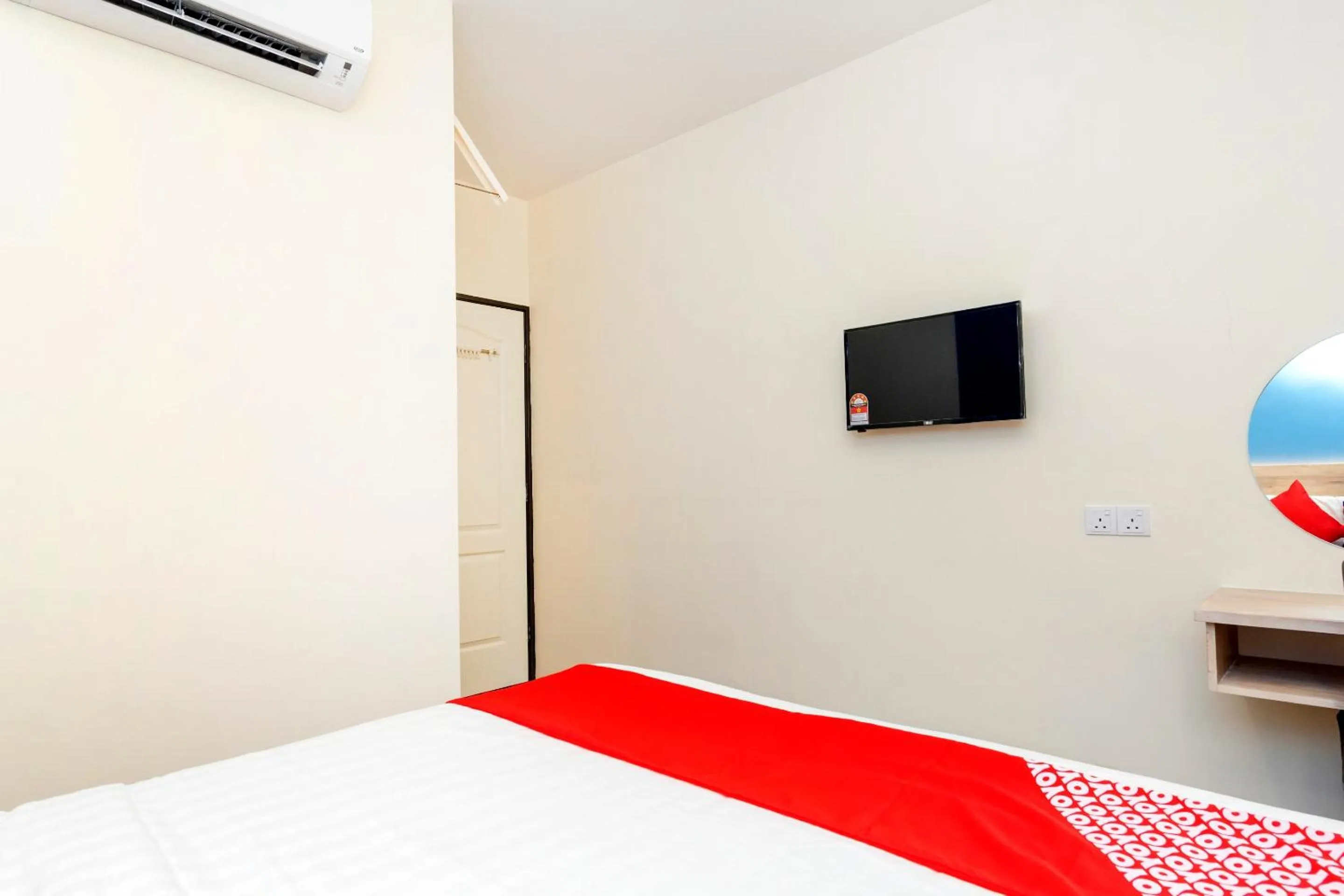 Bedroom, Bed in OYO 778 Bmw 2 Hotel