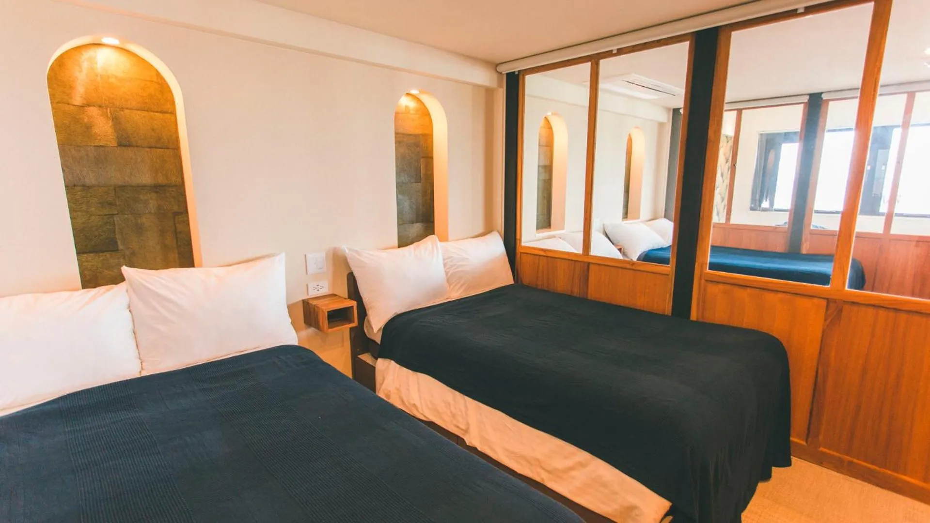 Bed in Blue Steak Wonder Nagahama