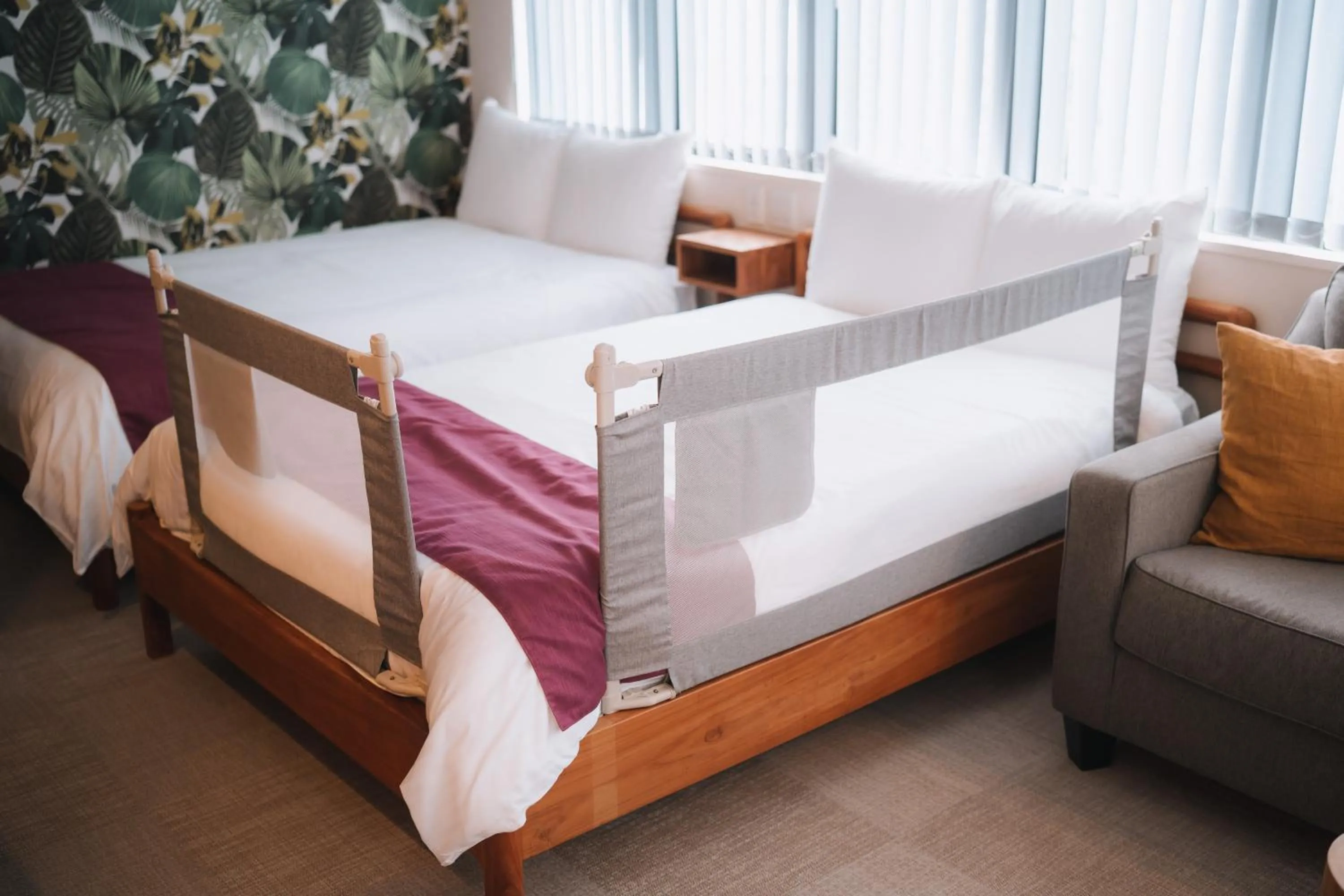 cot, Bed in Blue Steak Wonder Nagahama