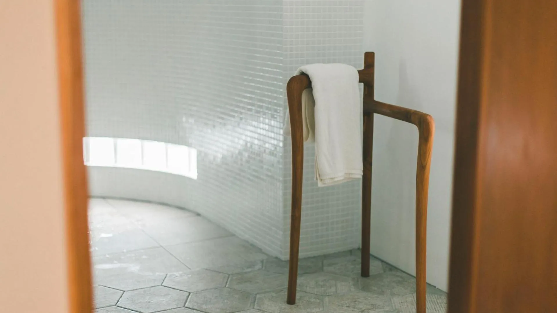 Decorative detail in Blue Steak Wonder Nagahama