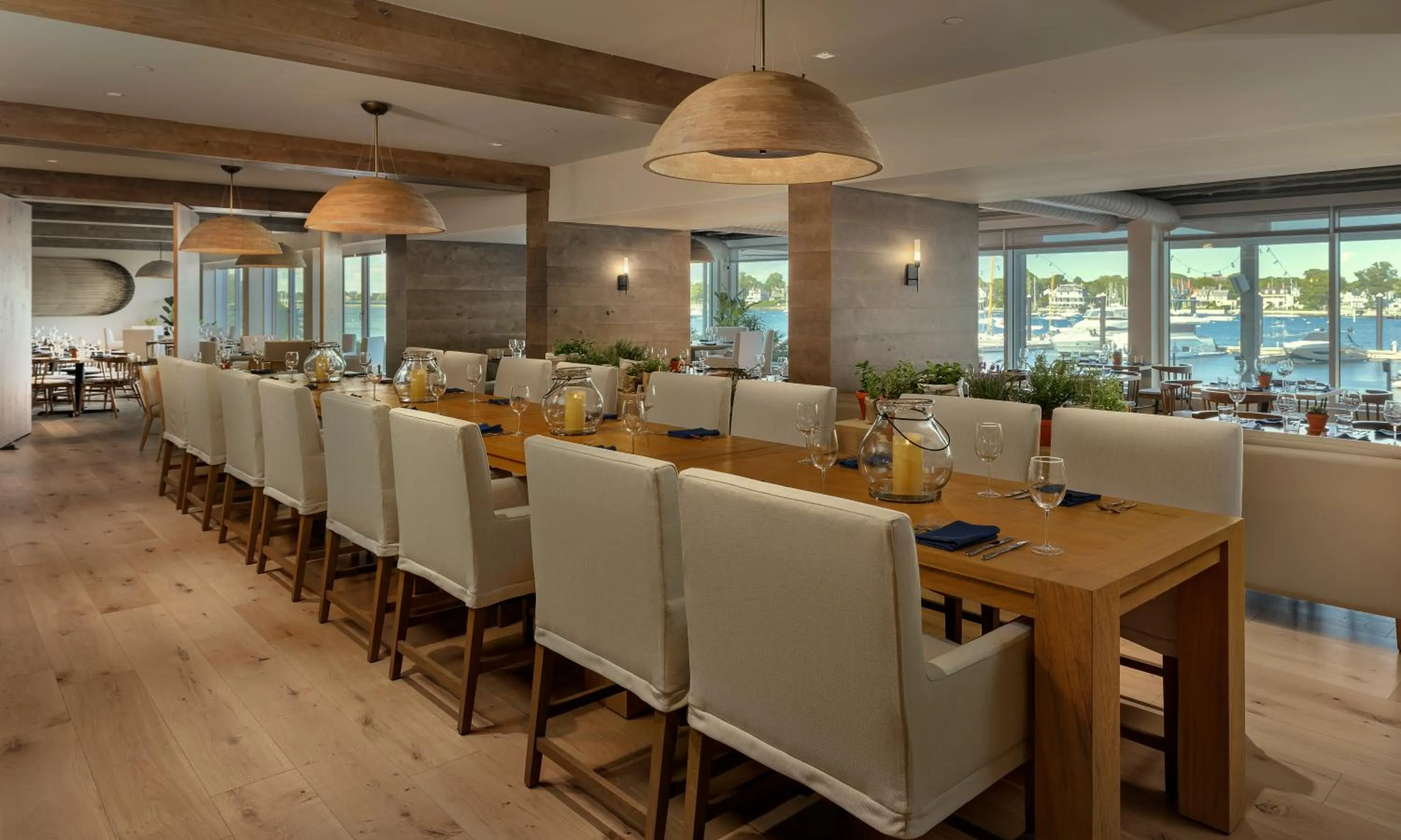 Restaurant/places to eat in Newport Harbor Island Resort